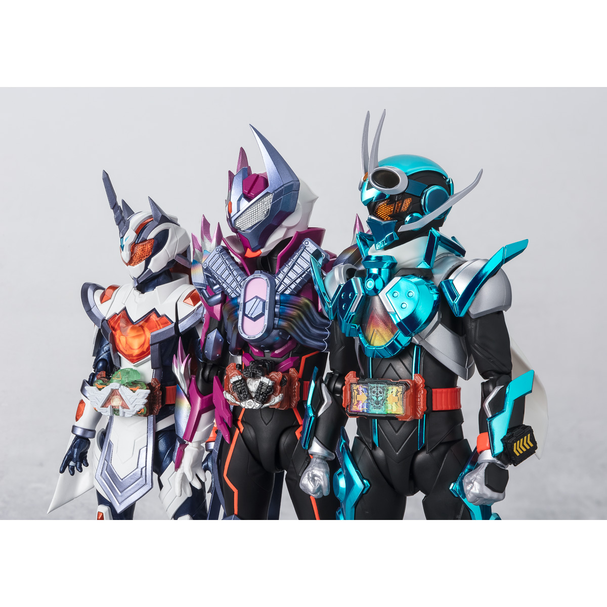 Bandai 4573102661036 p-bandai s.h.figuarts kamen rider valvarad
