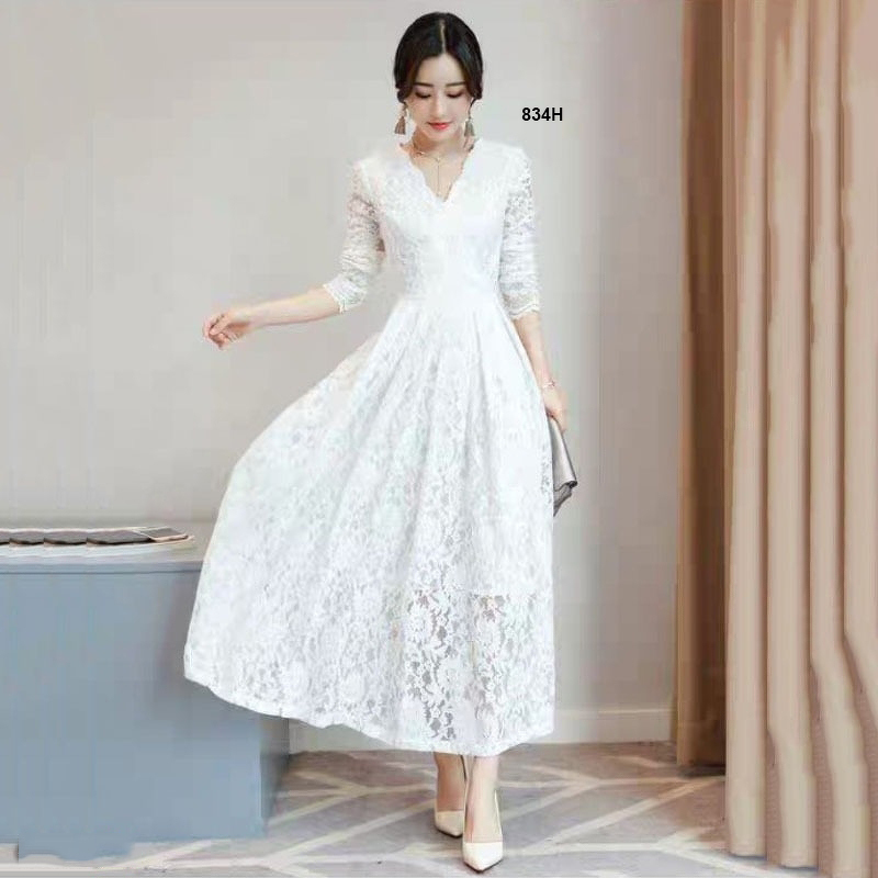 kudapy เดรสยาวสีเทา/สีขาว/สีโอรส/สีแดงเลือดหมู ลูกไม้แขนศอก คอวีป้ายหน้า (ช่วงบนไม่มีซับใน)งานลูกไม้ลายสวยหรู เย็บบุซับในช่วงกระโปรงอย่างดี