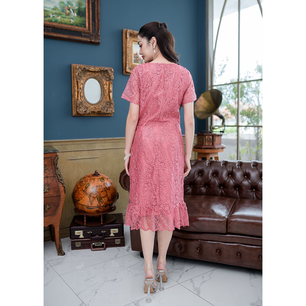 kudapy เดรสสั้นสีชมพู/สีเหลืองทอง ผ้าลูกไม้ทั้งชุด ผ้าสวยเกรดพรีเมี่ยม เป็นผ้าลูกไม้ลายกุหลาบแซมเลื่อมทั้งตัว