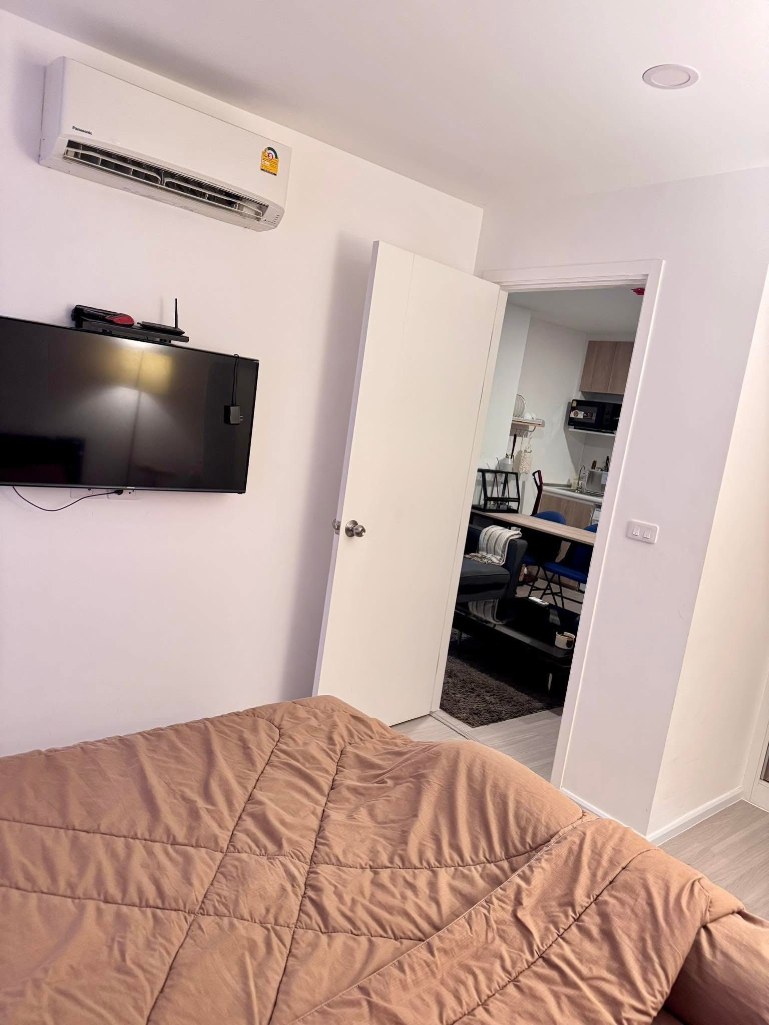 High Rise โซนพื้นที่ BTSหมอชิต MRTจตุจักร ให้เช่าห้องแบบ 1ห้องนอน 1ห้องน้ำ คอนโด Denim Jatujak (เดนิม จตุจักร) ขนาดห้อง 34 ตรม. ชั้น 11 ตึก C