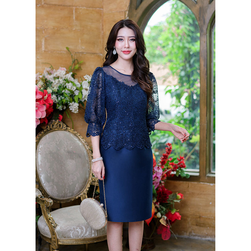 kudapy เดรสสั้นสีกรม/สีฟ้า ลูกไม้เงาปักลายผสมเลื่อมหรูหรา ผ้าสวยเกรดดี ด้านบนเป็นเสื้อด้านล่างผ้าไหมญี่ปุ่น แต่เป็นเดรสชิ้นเดียว ทรงแขนเสื้อเป็นแขนสี่ส่วนจั้มปลายแขน