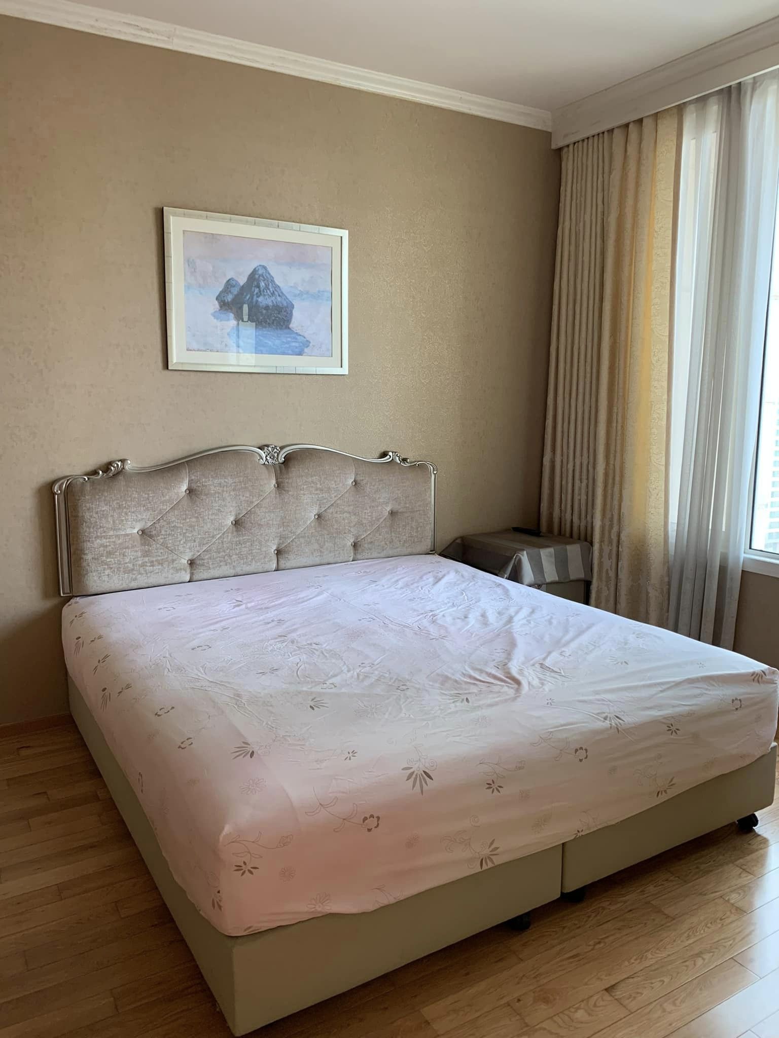 ปล่อยเช่าคอนโด The Empire Place (ดิ เอ็มไพร์ เพลซ) สาทร - ห้องสวยวิวสวยน่าอยู่เฟอร์เครื่องใช้ไฟฟ้าครบครั้น - การเดินทาง: ใกล้ BTS ช่องนนทรี