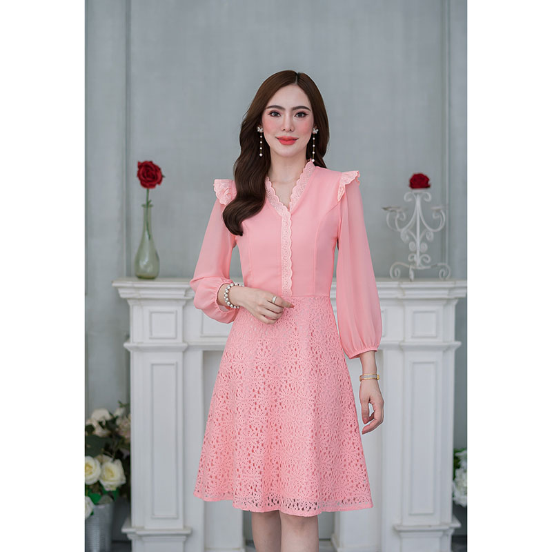 kudapy เดรสสั้นสีโอรส/สีเขียวมิ้น แขนยาวชีฟอง กระโปรงลูกไม้ ดีเทล แต่งผ้าลูกไม้คอตตอนช่วงไหล่ คอและอก ช่วงไหล่เป็นแขนปีกนิดๆสวยเก๋