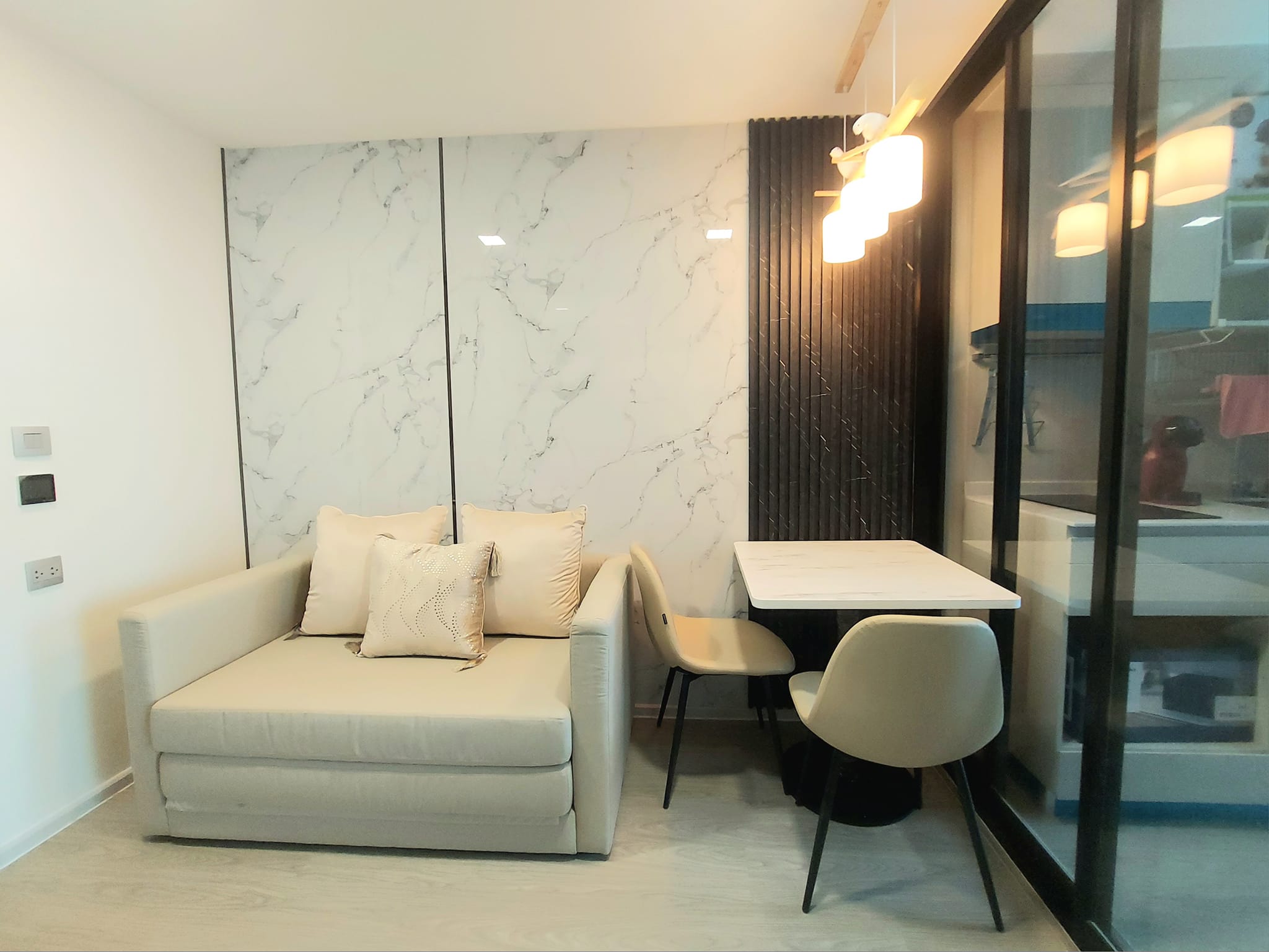 ปล่อยเช่าคอนโด แอทโมซ โอเอซิส อ่อนนุช (Atmoz Oasis Onnut) - ห้องแต่งบิ้วอินสวยราคาต่อรองได้เฟอร์เครื่องใช้ไฟฟ้าครบครั้น - ใกล้ MRT ศรีนุช