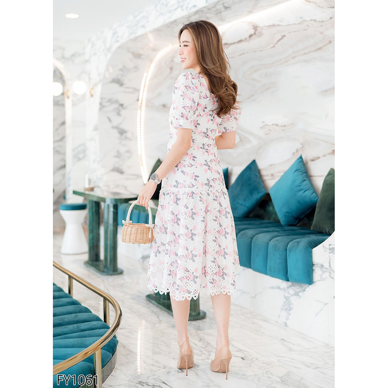 kudapy เดรสสั้นสีเหลือง/สีชมพู คอเหลี่ยมแต่งระบายลูกไม้ลายดอกไม้