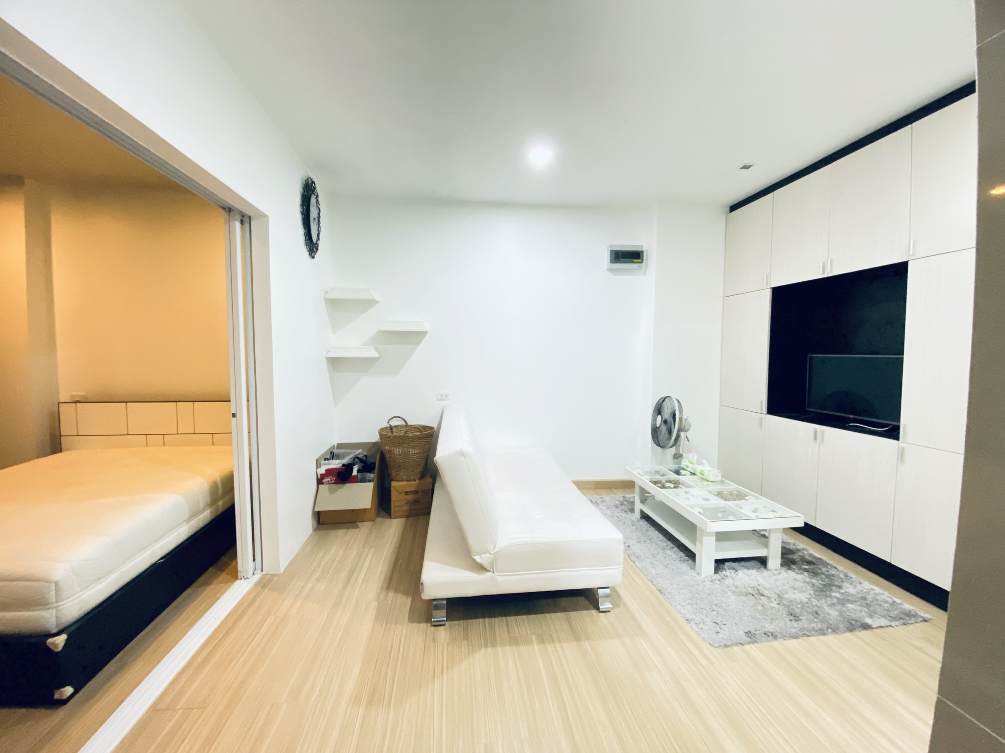 ให้เช่าห้องแบบ 1ห้องนอน 1ห้องน้ำ โซนพื้นที่ MRT ลาดพร้าว 101 คอนโด Happy Condo Ladprao 101 (แฮปปี้ คอนโด ลาดพร้าว 101) Low Rise ขนาดห้อง 36 ตรม. ชั้น 3 ตึก E