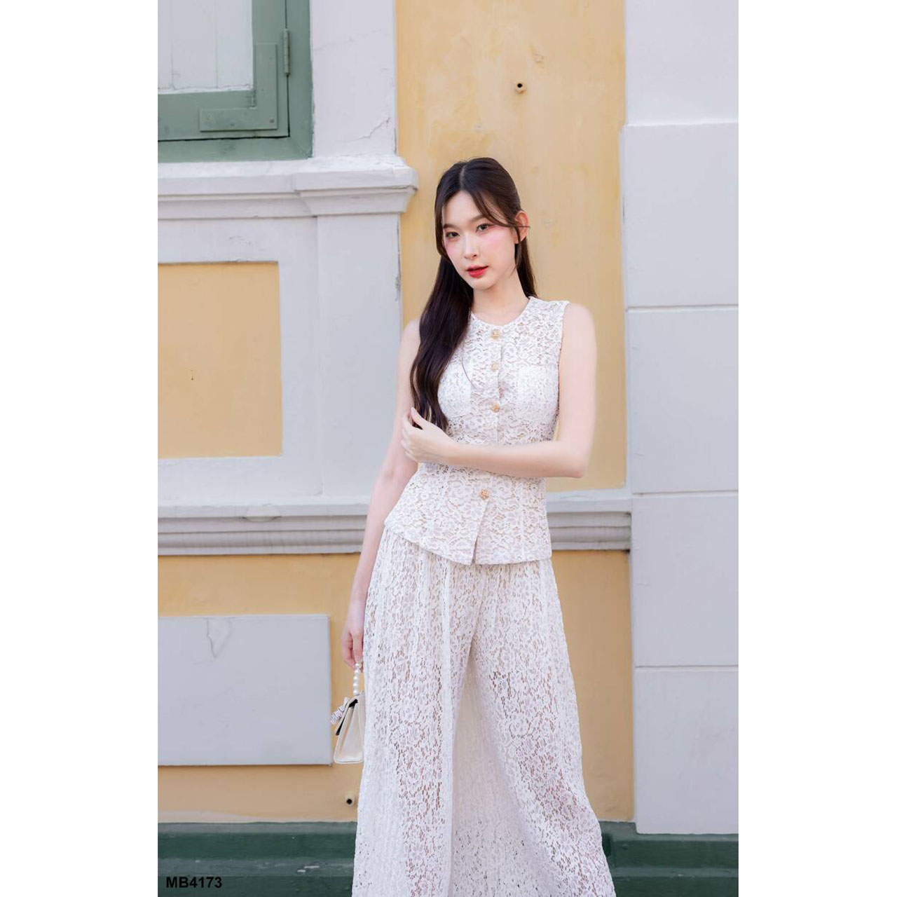 kudapy ชุดเซ็ทเสื้อแขนกุด+กระโปรงลูกไม้สีขาว ใส่สบายสวยดูดี