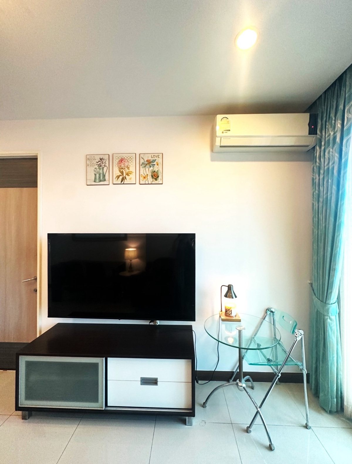 ให้เช่าคอนโด Supalai Premier @ Asoke (ศุภาลัย พรีเมียร์ แอท อโศก) 1ห้องนอน / 1ห้องน้ำ ขนาดห้อง 50 ตรม. ชั้น 8 ค่าเช่า 25,000 ต่อเดือน รถไฟฟ้า MRT เพชรบุรี