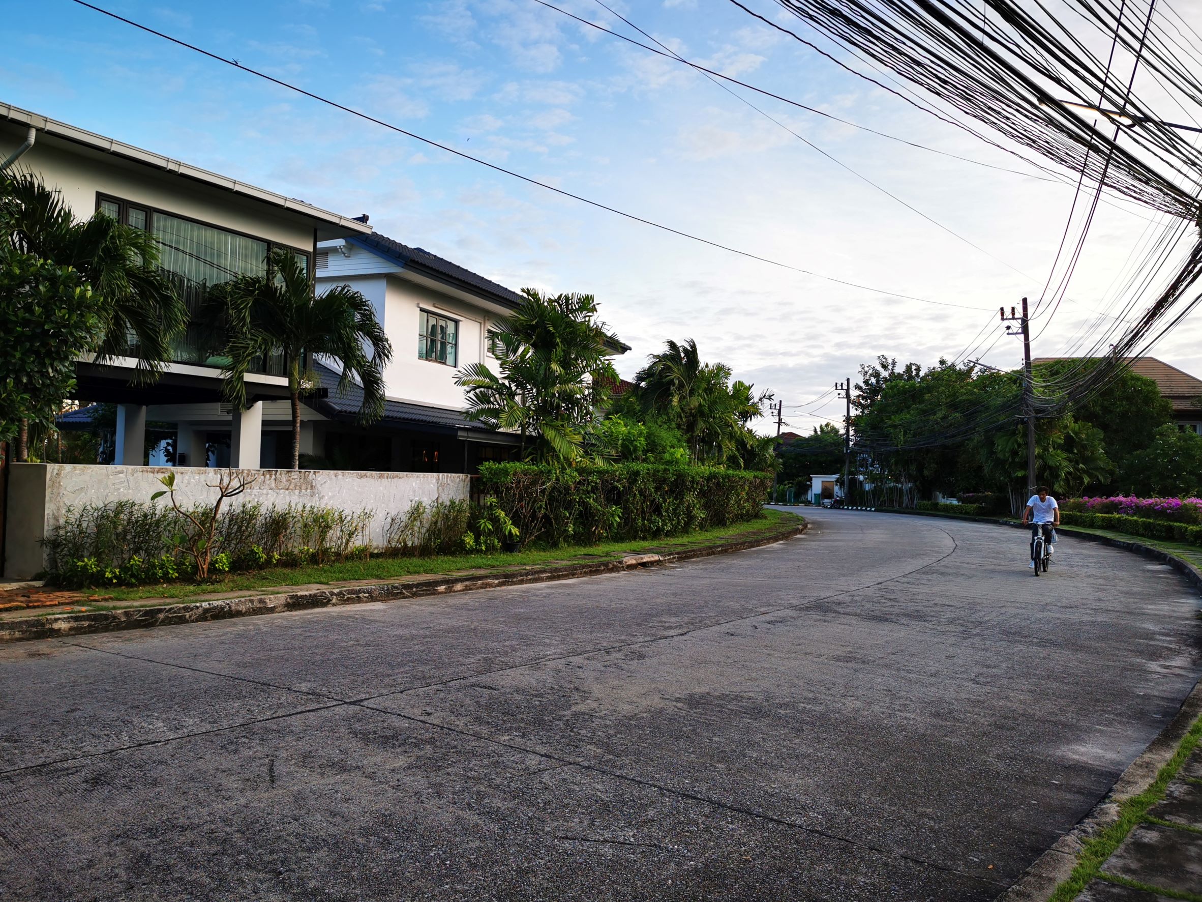 ใกล้ทะเล ใกล้ภูเขา บ้านเดี่ยว วิวภูเขา บ้าน2ชั้น 3นอน 2น้ำ สวนขนาดใหญ่ ทะเลสาบ แลนด์แอนด์เฮ้าส์ พาร์ค ภูเก็ต แลนด์ แอนด์ เฮ้าส์ พาร์ค ภูเก็ต Near Beach Near Mountain Detatched House 2 Storey Mountain Views 3 Bed 2 Bath Big Garden and Lake in common Area F