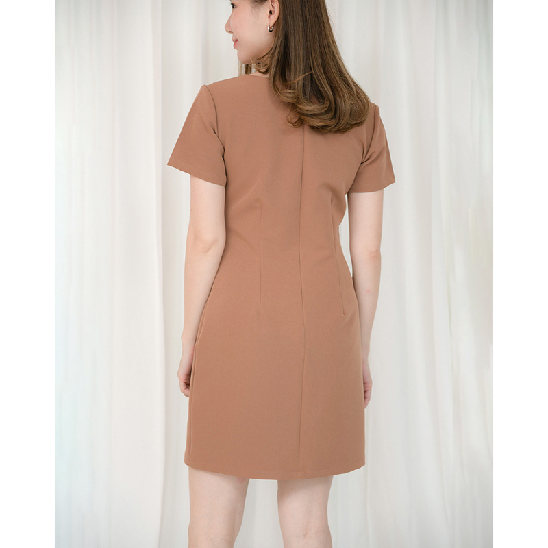 kudapy เดรสสั้นสีน้ำตาล/สีฟ้า แขนสั้น กิมมิคแต่งกระดุมช่วงอก จับเกล็ดเข้ารูป ใส่สวย
