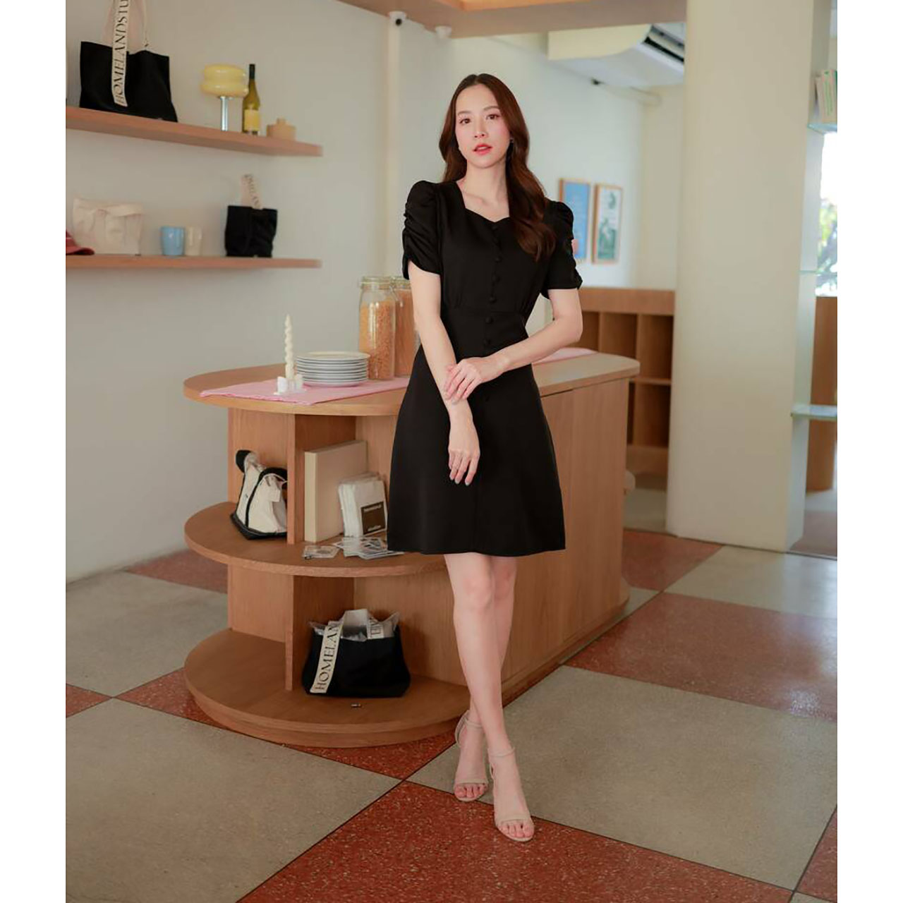 kudapy เดรสสั้นสีชมพู/สีดำ/สีแดง แขนตุ๊กตาแต่งกระดุม