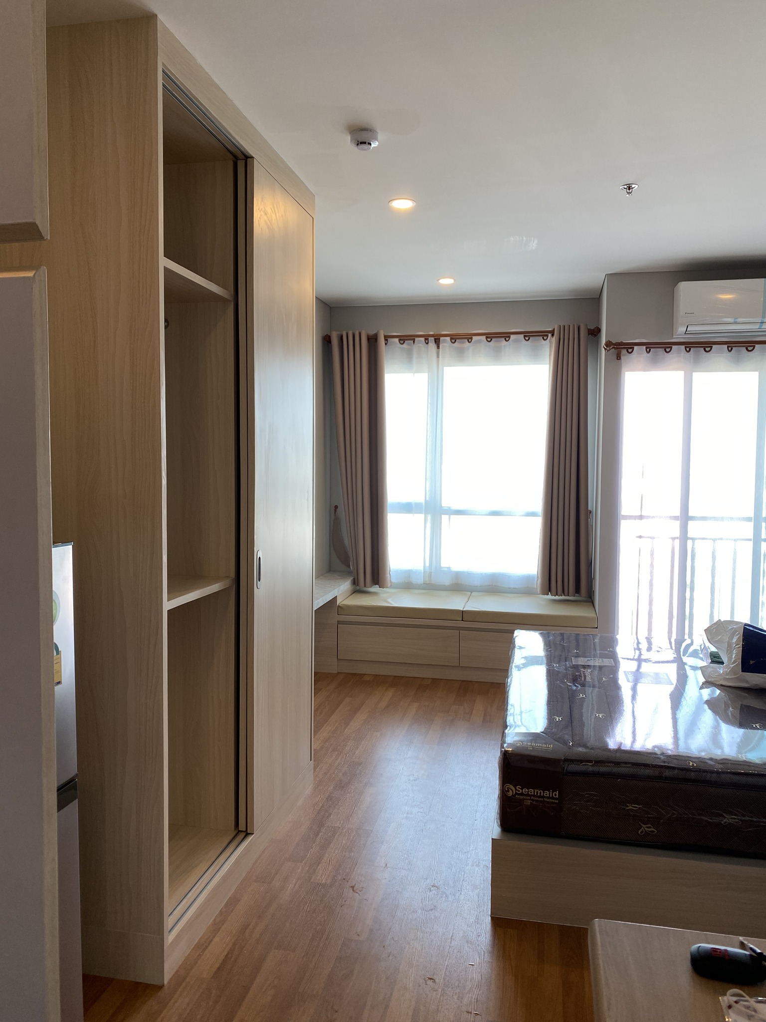 ปล่อยเช่าคอนโด Lumpini Place Taopoon Interchange (ลุมพีนี เพลส เตาปูน อินเตอร์เชนจ์) - ห้องใหม่มีเครื่องซักผ้าเฟอร์เครื่องใช้ไฟฟ้าครบครั้น - การเดินทาง: ใกล้ MRT เตาปูน เพียง 100 ม.