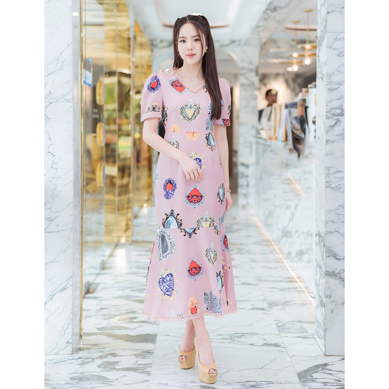kudapy เดรสยาวสีชมพู,สีดำ กระโปรงลายหัวใจใส่สวยดูดีมากๆ