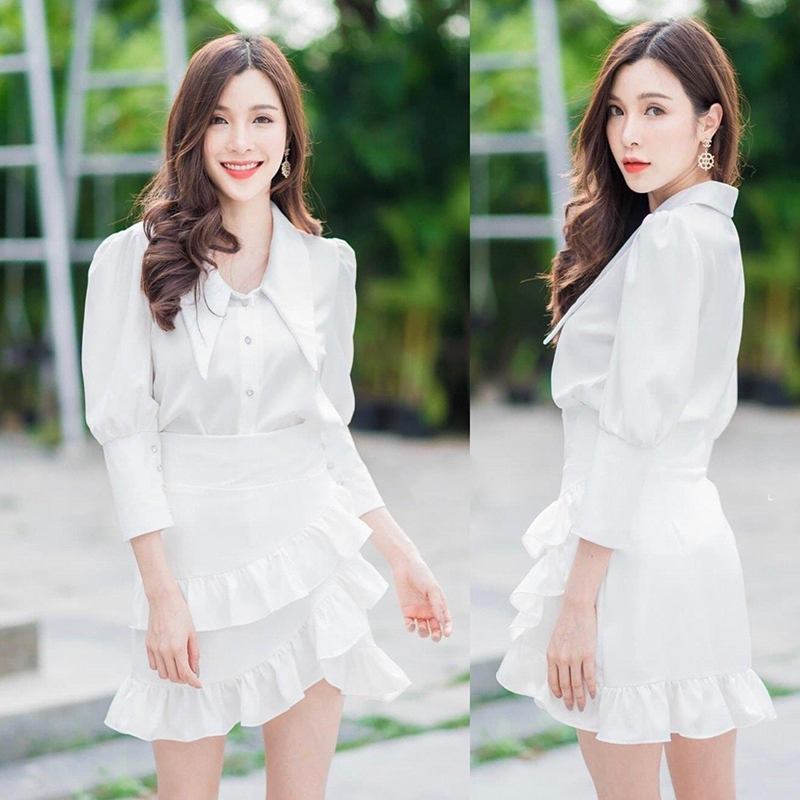 kudapy ชุดเซทเสื้อแขน3ส่วนสีขาว ดีไซน์เก๋ แต่งแขนพองนิดๆ ปลายแขนแต่งกระดุม มาพร้อมกระดุมด้านหน้าเปิดได้ทุกเม้ดค้า