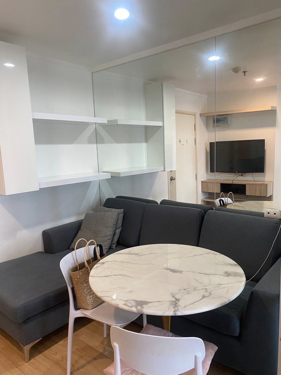 ให้เช่าคอนโด Lumpini Ville Sukhumvit 77-2 (ลุมพินี วิลล์ สุขุมวิท 77-2) โซน รถไฟฟ้า BTS อ่อนนุช ห้องแบบ 1ห้องนอน / 1ห้องน้ำ ขนาดห้อง 28 ตรม. ชั้น 15