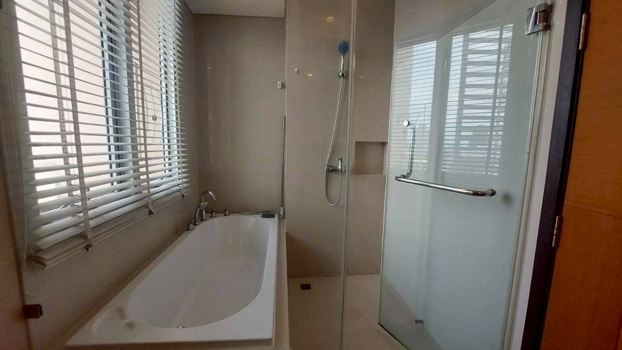 ให้เช่าคอนโด Villa Sathorn (วิลล่า สาทร) โซนพื้นที่ BTS กรุงธน ห้องแบบ 2ห้องนอน / 2ห้องน้ำ / โซนครัวปิด ขนาดห้อง 90 ตรม. ชั้น 17