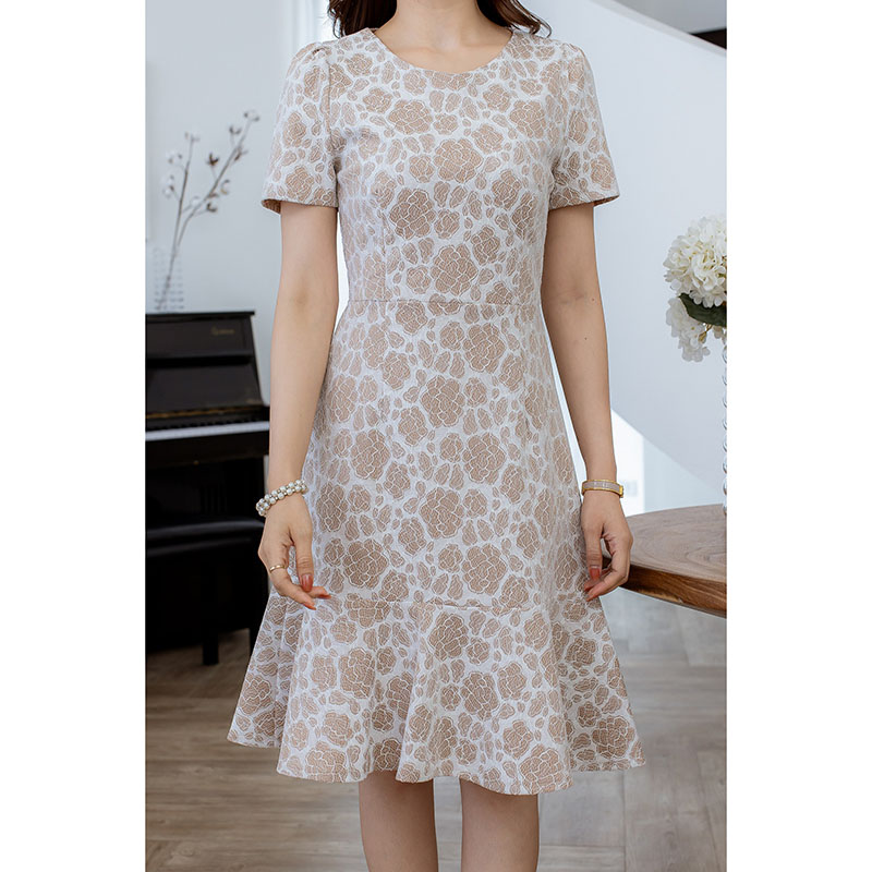 kudapy เดรสสั้นสีครีม/สีชมพู ลูกไม้อัดกาว สวยเรียบหรู ทรงคลาสสิค ลูกไม้ลายสวย โทนสีสวยหวาน