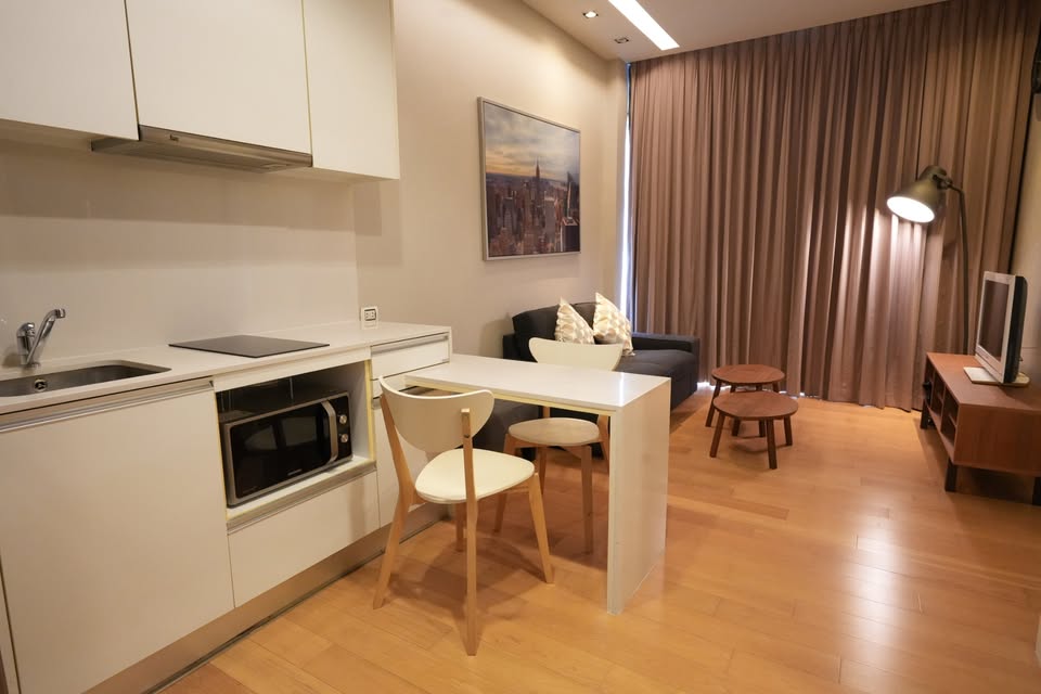 ปล่อยเช่า Equinox Phahol Vibha : คอนโดอีควิน็อคซ์ พหล-วิภา - โซนพื้นที่ BTS หมอชิต ห้าแยกลาดพร้าว 1ห้องนอน 1ห้องน้ำ 1ห้องนั่งเล่น - ขนาดห้อง 40 ตรม. ชั้น 33 - ให้เช่า 18,900 ต่อเดือน