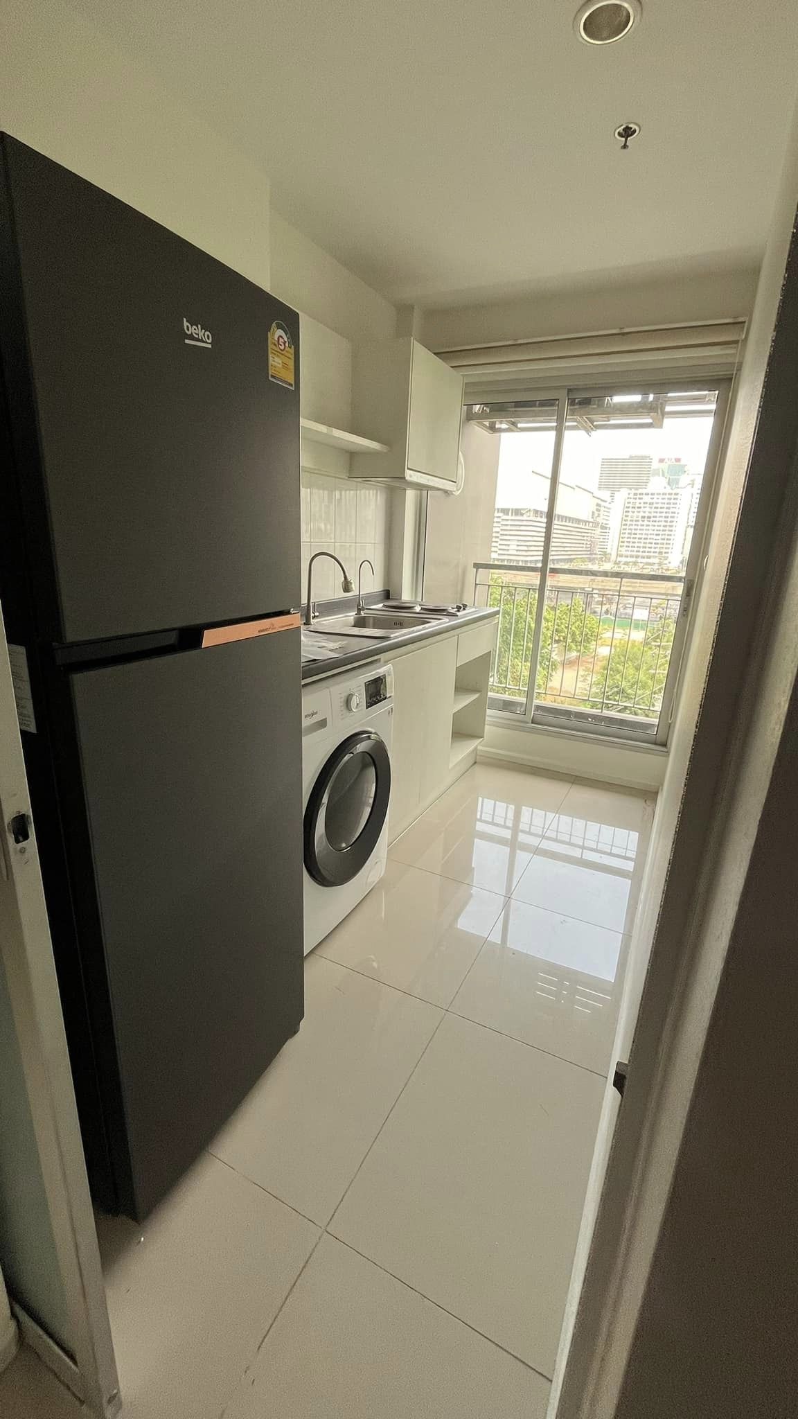 ปล่อยเช่าคอนโด Aspire Rama 9 (แอสไพร์ พระราม 9) - ห้องใหญ่มีห้องครัวแยกเฟอร์เครื่องใช้ไฟฟ้าครบครั้น - การเดินทาง: ใกล้ MRT พระราม 9