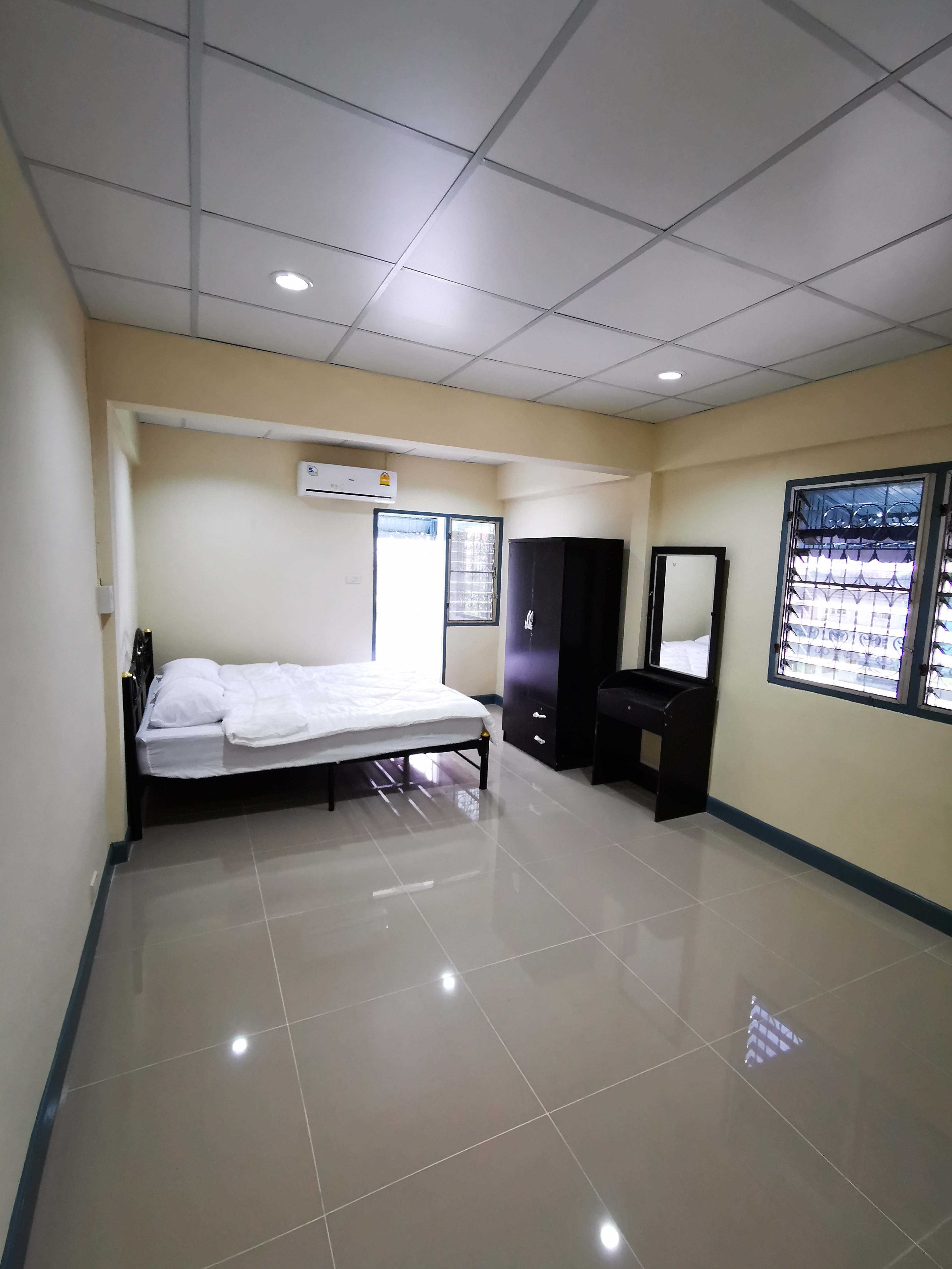 Nirun Condominium BTS Bangchak Fully Furnished Air Condition Furniture