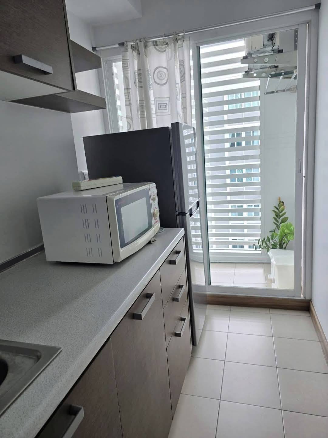 ให้เช่าห้องแบบ 1ห้องนอน 1ห้องน้ำ โซนพื้นที่ MRT ARL หัวหมาก คอนโด Bliz Condominium Rama 9-Hua Mak (บลิซ คอนโดมิเนียม พระราม 9-หัวหมาก) Low Rise ขนาดห้อง 30 ตรม. ชั้น 7