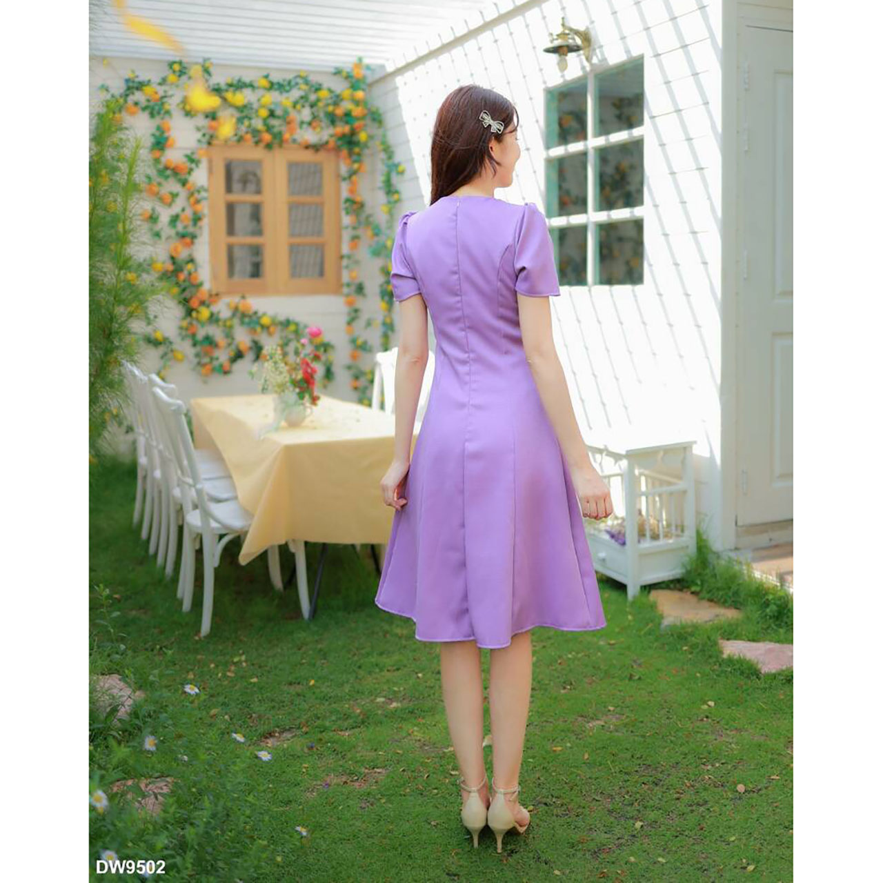 kudapy เดรสสั้น แขนสั้นคอกลมแต่งกระดุมซิปหลัง