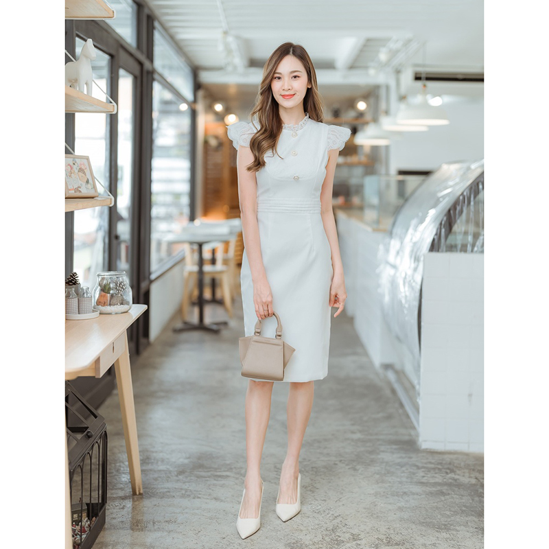 kudapy เดรสสั้นสีขาว/สีชมพู กระโปรงเข้ารูปแขนกุดระบายลูกไม้