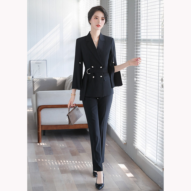 kudapy ชุดสูททำงานผู้หญิงสีพีช/สีขาว/สีดำ กระดุมมุกพร้อมกางเกง เสื้อจะเป็นทรงปล่อยมีเข็มขัดผ้ารัดเป็นปกป้าน