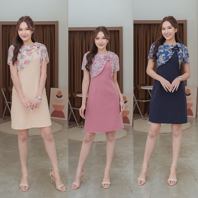 kudapy เดรสสั้นสีครีม/สีกรม/สีชมพู ทรงเข้ารูปคาดบนผ้าลายดอกแต่งโบว์ งานซิปหลัง ปกคอบัว สไตล์คิวท์ๆ