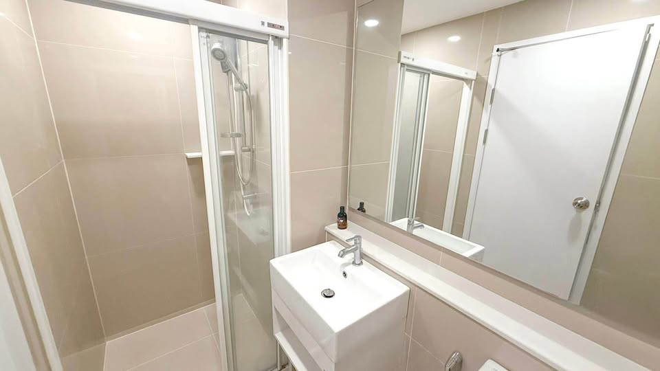 ปล่อยเช่าคอนโด Denim Jatujak (เดนิม จตุจักร) โซน BTS หมอชิต MRT จตุจักร ห้องแบบ 1ห้องนอน / 1ห้องอเนกประสงค์ / 1ห้องน้ำ / โซนครัวปิด ขนาดห้อง 34.5 ตรม. ชั้น 12A