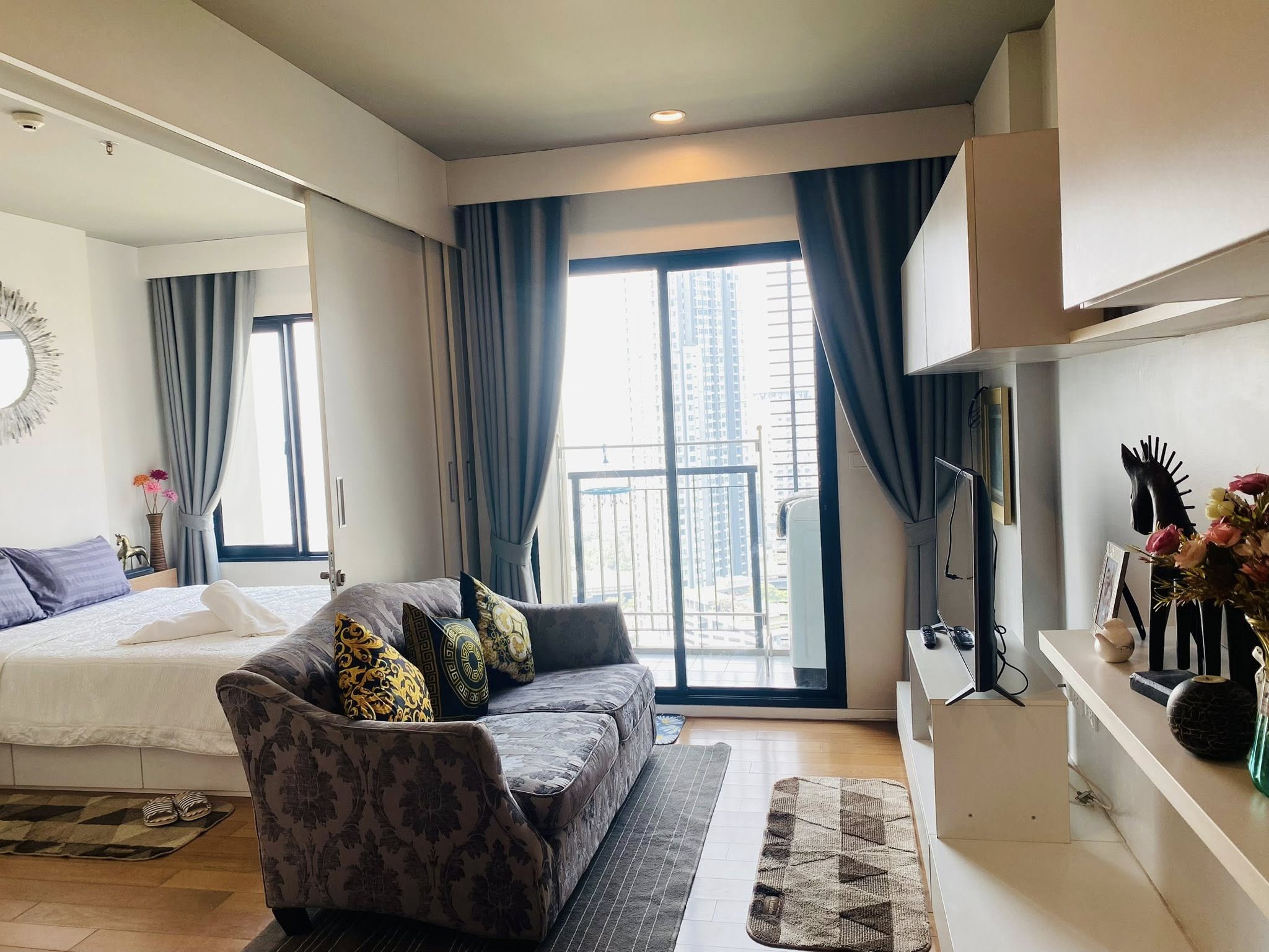 คอนโด Blocs 77 (บลอคส์ 77) High Rise โซนพื้นที่ BTS อ่อนนุช ให้เช่าห้องแบบ 1ห้องนอน 1ห้องน้ำ ขนาดห้อง 40 ตรม. ชั้น 23