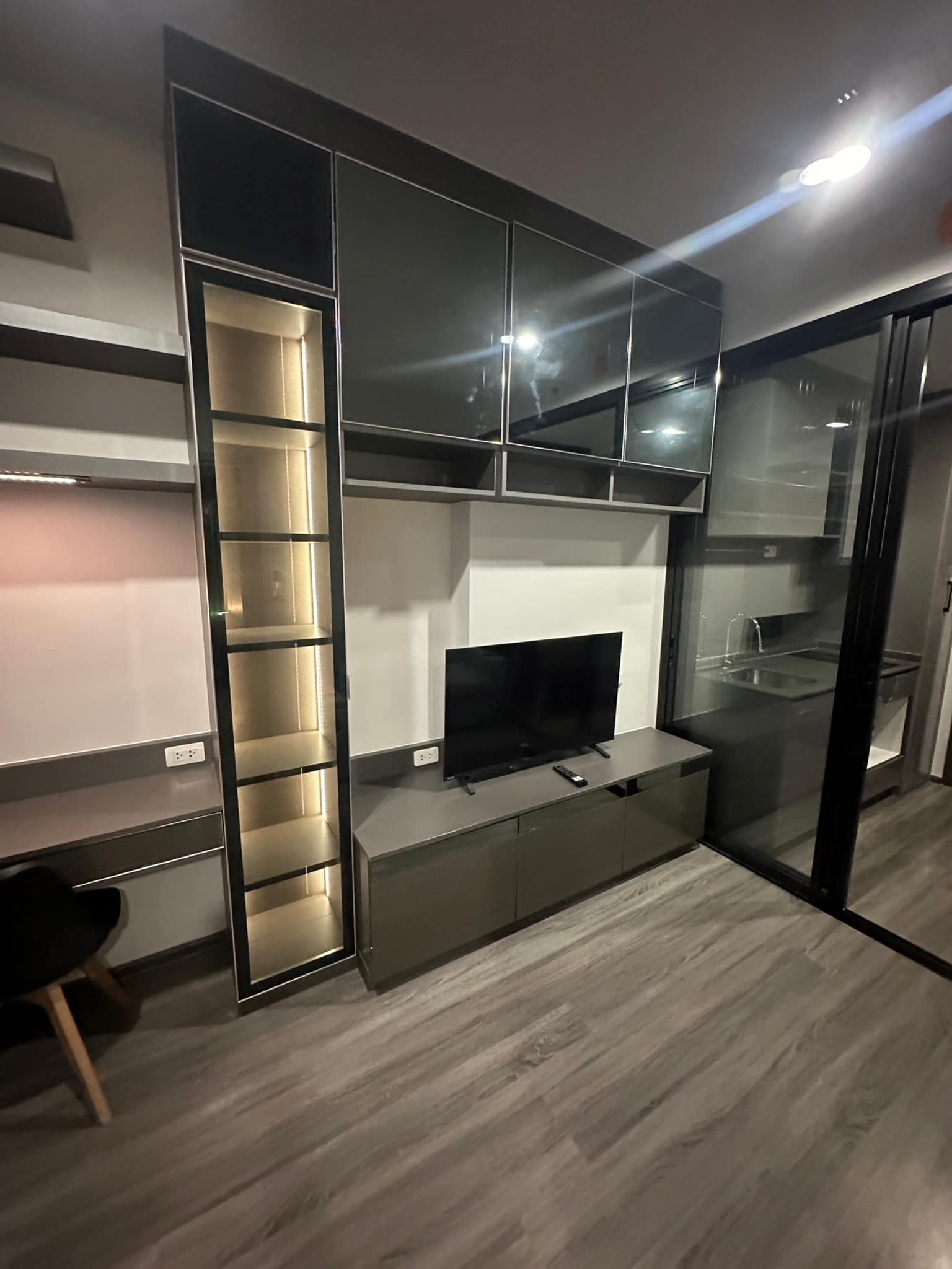 ปล่อยเช่าคอนโด IDEO Chula - Samyan (ไอดีโอ จุฬา - สามย่าน) - ตกแต่งน่าอยู่เฟอร์เครื่องใช้ไฟฟ้าครบครั้น - การเดินทาง: MRT สามย่าน