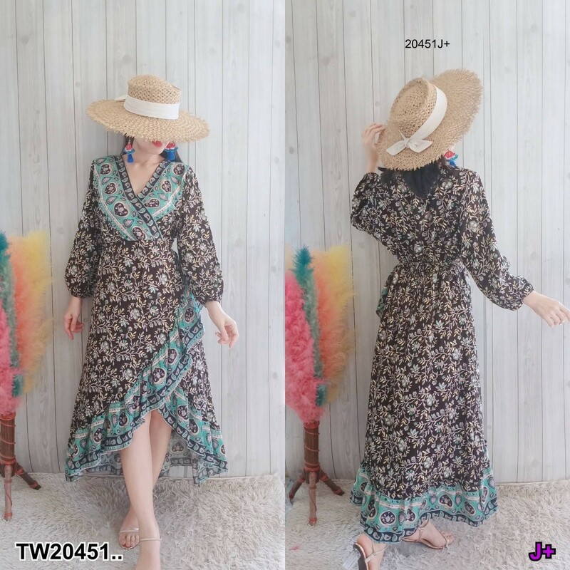 kudapy เดรสทรงอกไขว้กิโมโน แขนยาวปลายแขนสม็อค มีสายผูกเอวเข้ารูป กระโปรงทรงไขว้มีระบายต่อข้าง มีซับใน