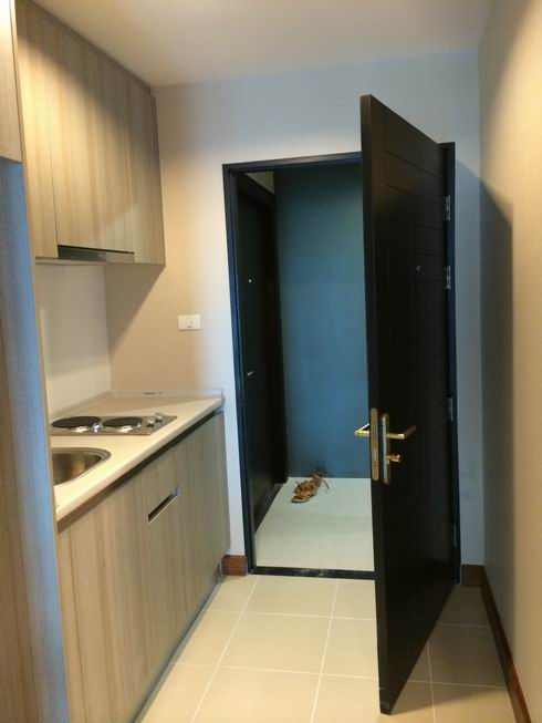 ให้เช่าคอนโด Belle Grand Rama 9 (Belle Avenue) Free Wifi