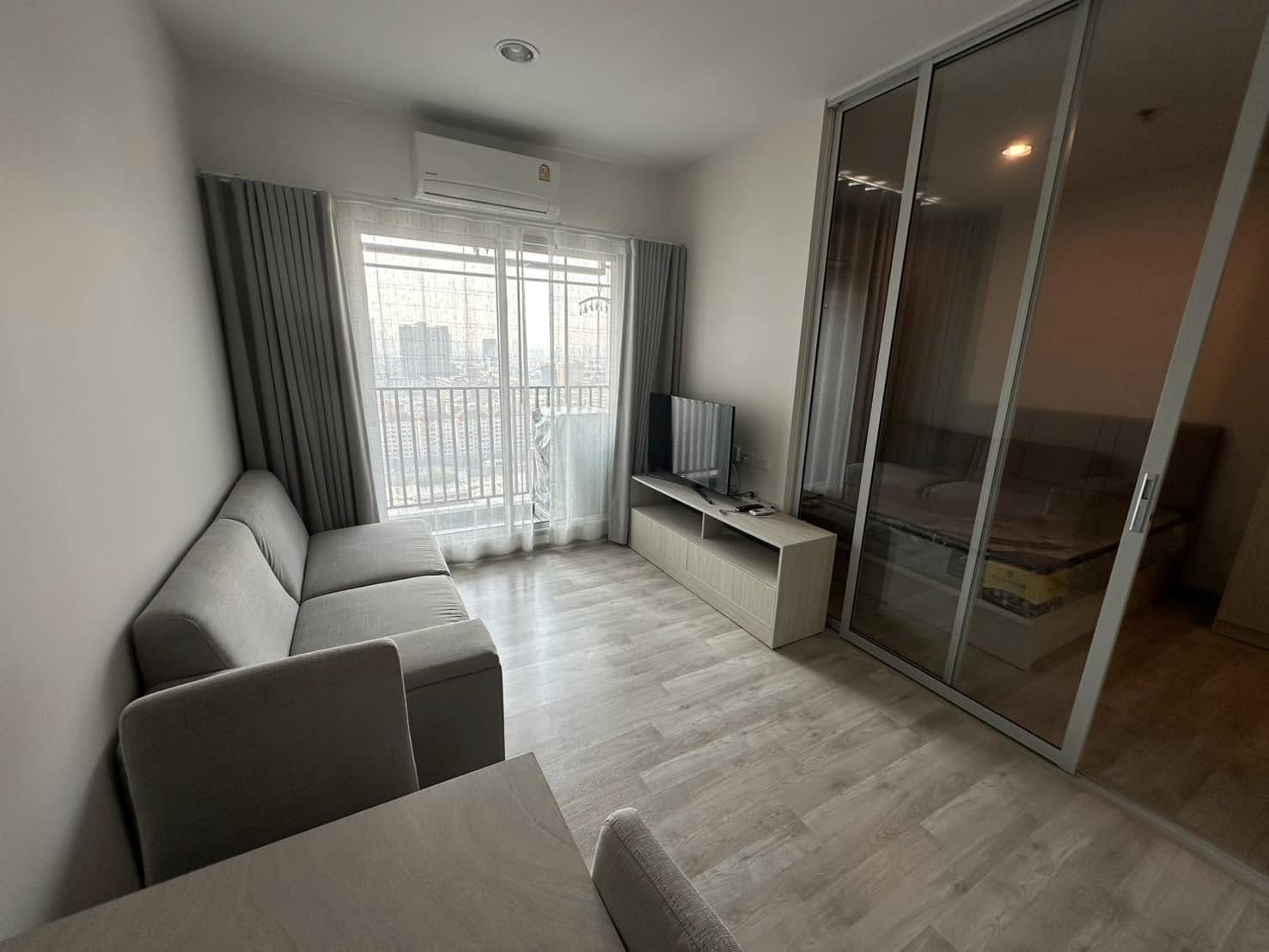 ปล่อยเช่า Niche Mono Ramkhamhaeng (นิช โมโน รามคำแหง) - โซนพื้นที่ รามคำแหง 1ห้องนอน 1ห้องน้ำ 1ครัว - ขนาดห้อง 28 ตรม. ชั้น 24 ตึก B - ให้เช่า 12,000 ต่อเดือน