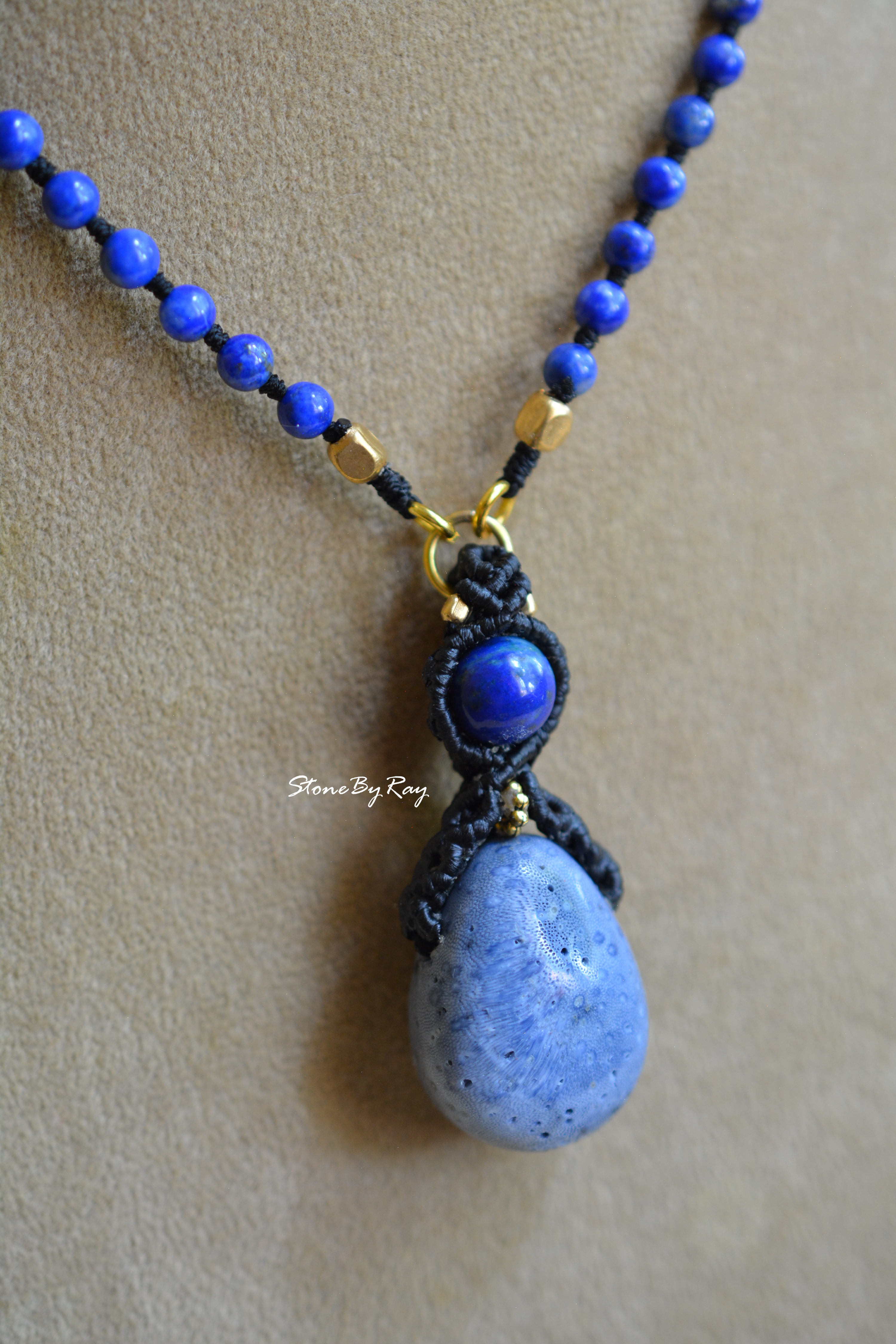 สร้อยคอมงคล108จี้หินปะการังสีน้ำเงิน(Blue Coral)