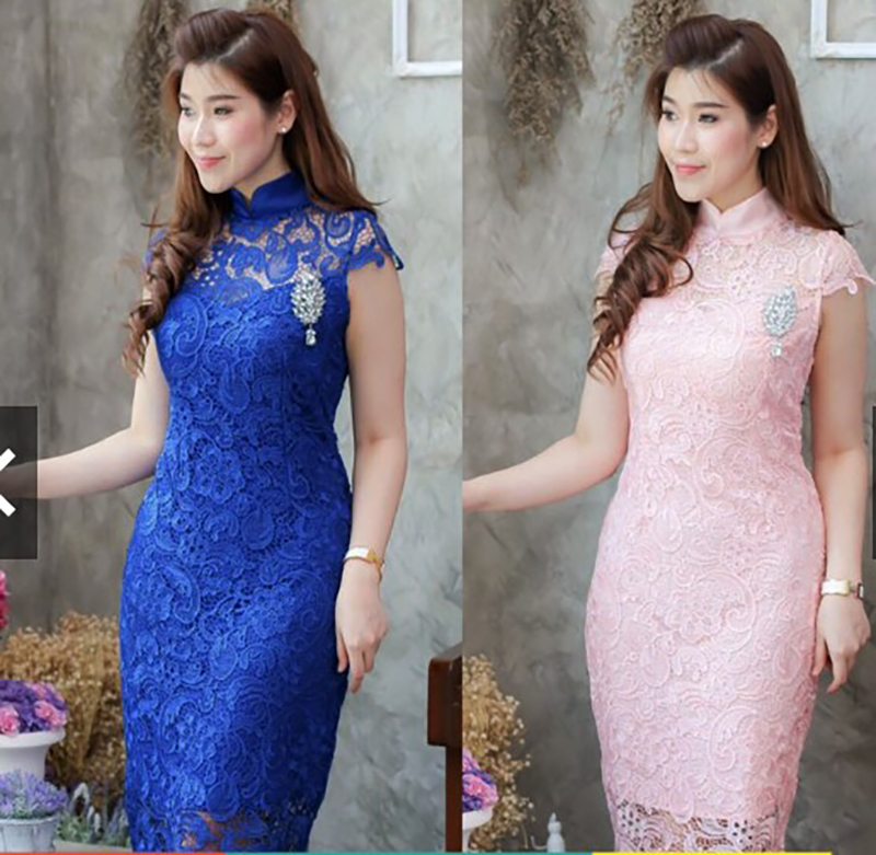 kudapy เดรสลูกไม้สีน้ำเงิน/สีชมพู คอจีน อกไหล่ซีทรู มีซับในในตัว ซิบสีทองด้านหลัง