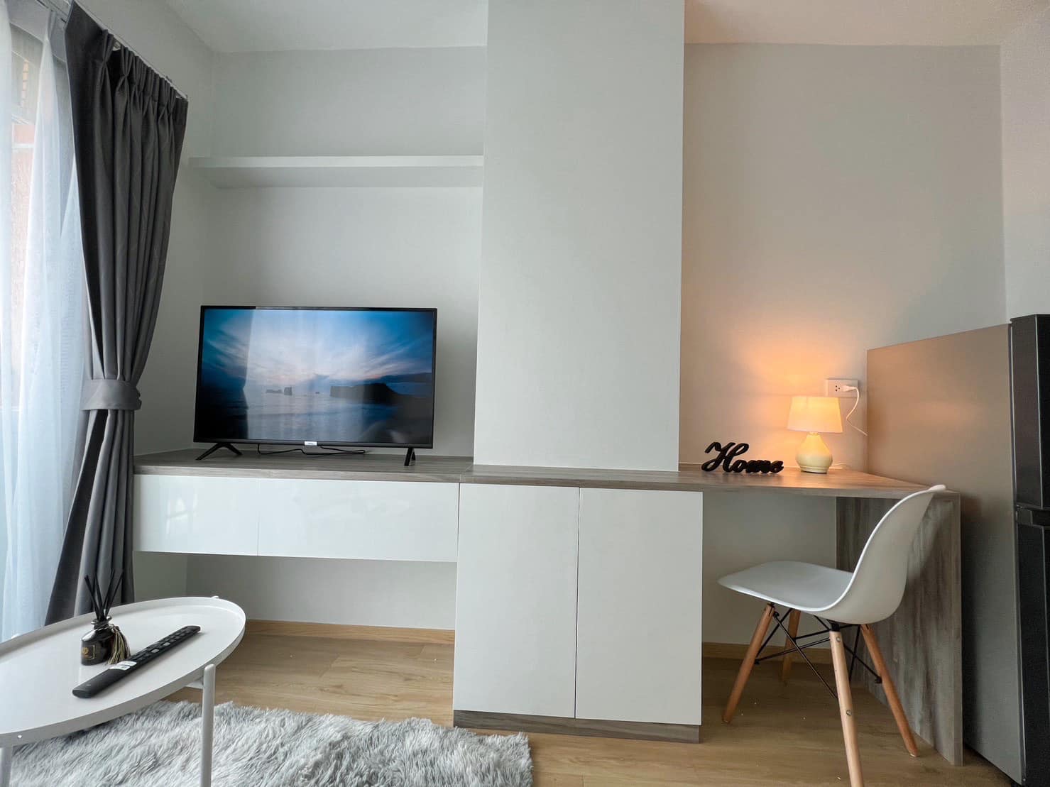 ให้เช่าห้องตกแต่งสวยเครื่องใช้ไฟฟ้าครบสอบถามแอด Line ID : Smile-easy ที่ Feel Condo Lat Phrao 122