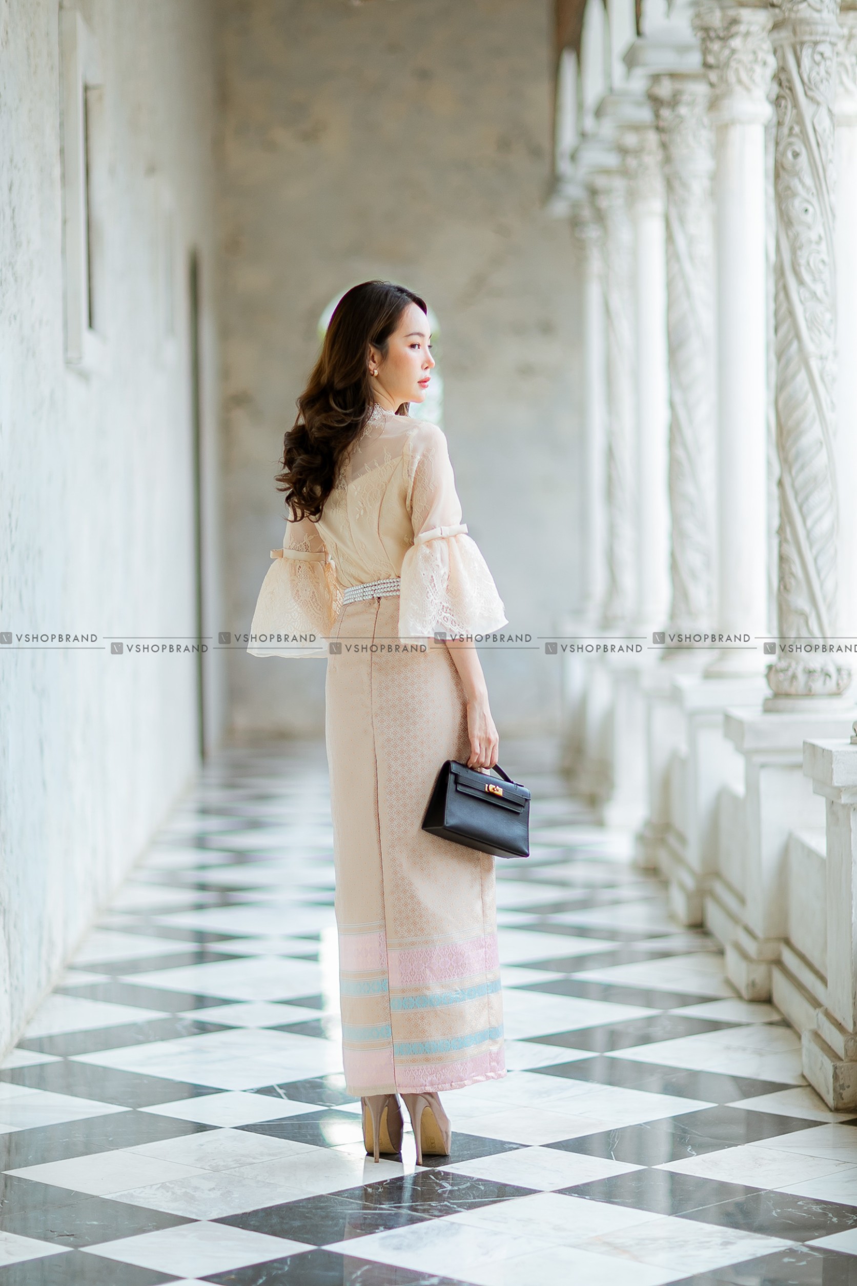 kudapy เซ็ตเสื้อ+ผ้าถุงพิมพ์ลาย สีทอง/สีขาวครีม แขนกระดิ่ง ทรงสวย ชุดไปงานแต่ง ชุดไทยประยุกต์