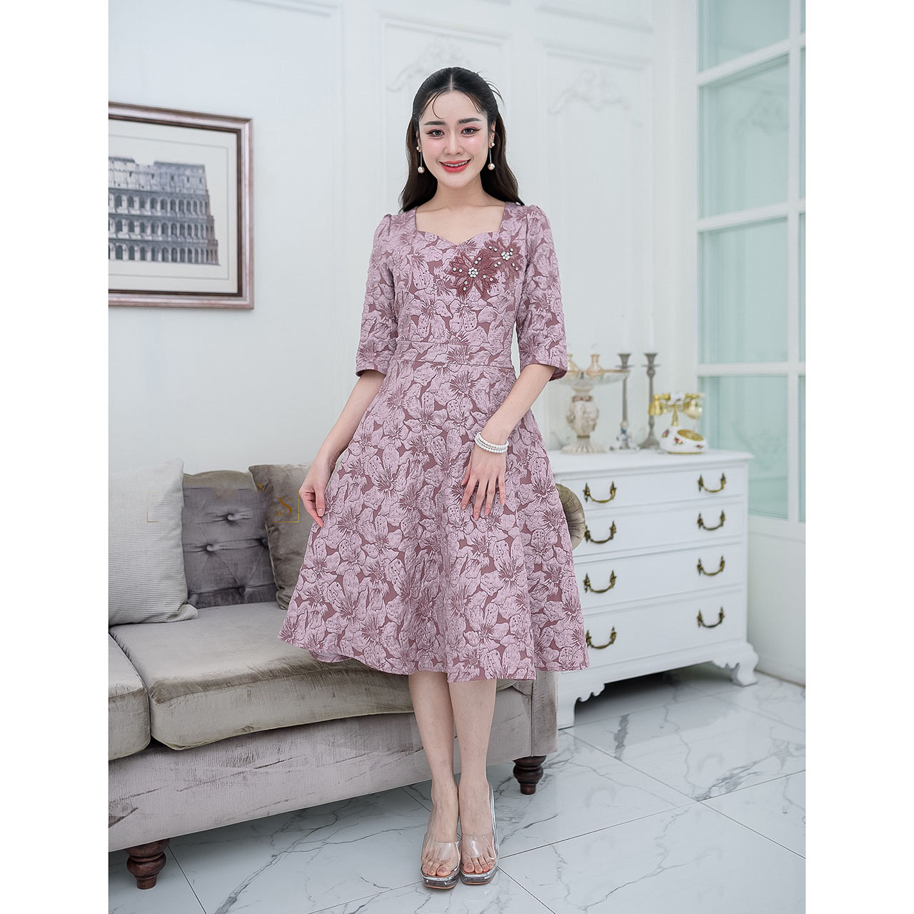 kudapy เดรสสั้นสีเหลืองมัสดาส/สัชมพูกะปิ ผ้า jacquard ลายดอกลิลลี่สุดฮิต ผ้าสวยตลอดกาล วันนี้ทำมาให้ใหม่ทรงสวยๆกระโปรงบานตัวเสื้อคอโค้งวีสวย แขนศอก