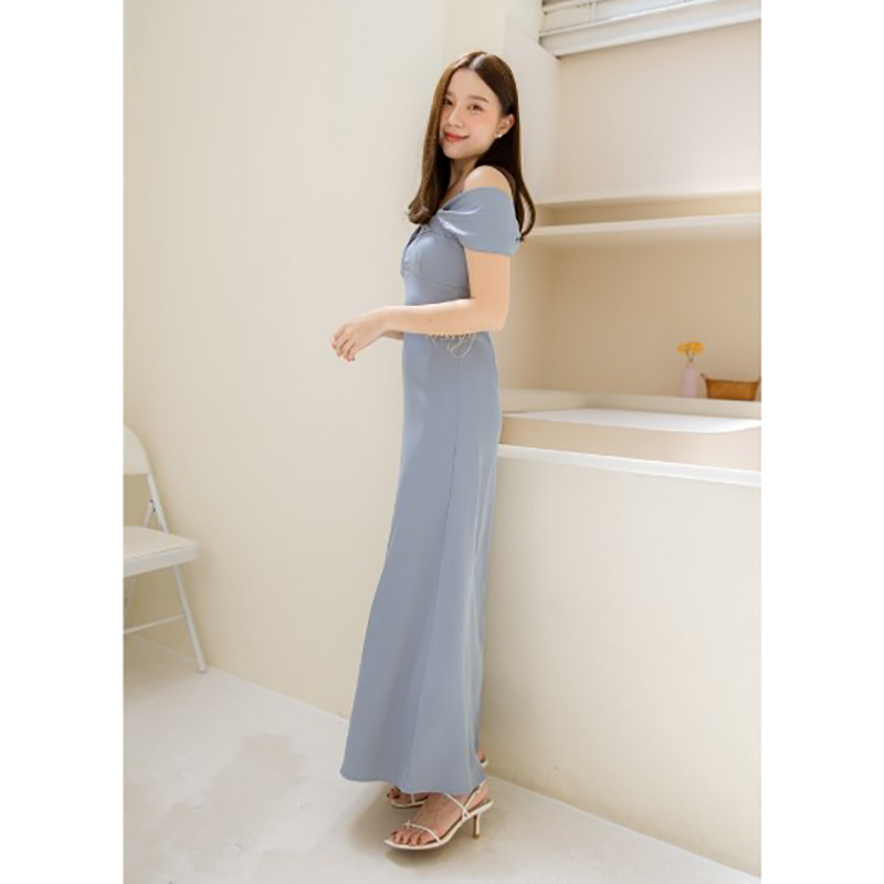 kudapy เดรสยาวสีชมพูนุ้ด/สีน้ำเงินเทา สายเดี่ยวราตรียาวผ้า Tory เนื้อดีมีน้ำหนักพริ้วสวย ผ้าแขนจับจีบจะใส่เปิดหรือปิดไหล่ก็ได้