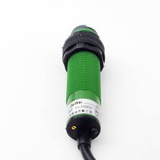 E3F-DS300C1 เซนเซอร์สวิตช์แสง ปรับค่าตรวจจับได้ ระยะ 3 เมตร Proximity Photoelectric switch NPN 3m