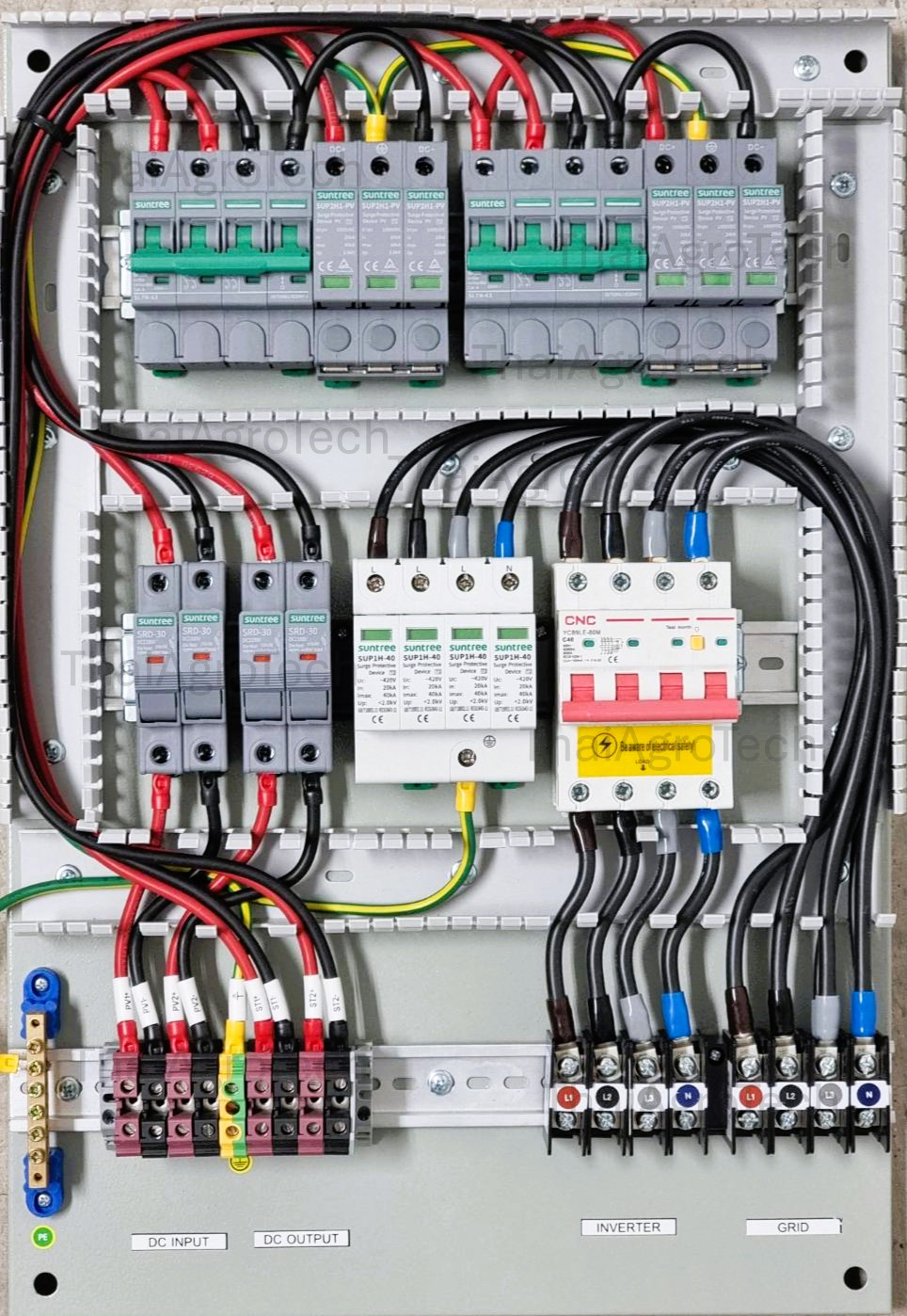AC-DC combiner box 2string DC 1000V (SUNTREE), MCB RCBO 4P 40A InA100mA 3phase สำหรับระบบโซล่าเซลล์ ขนาดติดตั้ง 15กิโลวัตต์ (ตู้เหล็ก ธรรมดา เบอร์4 440x610x230 KBSS9004 KJL)