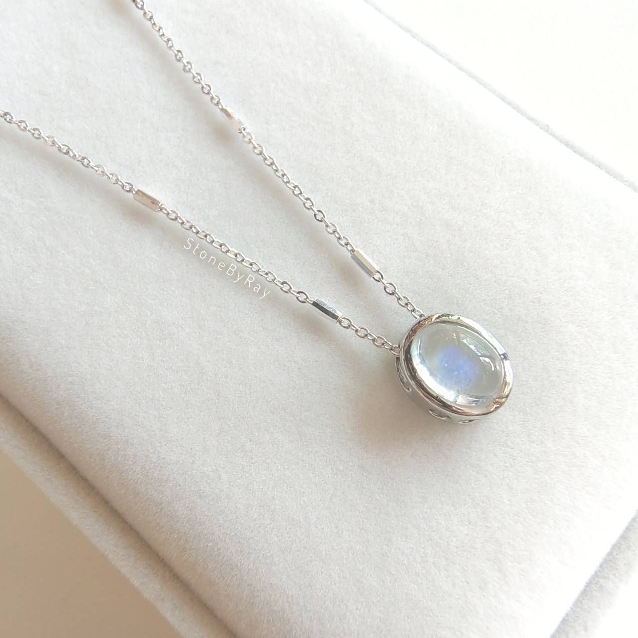 สร้อยคอเงินจี้หินมูนสโตน Moonstone