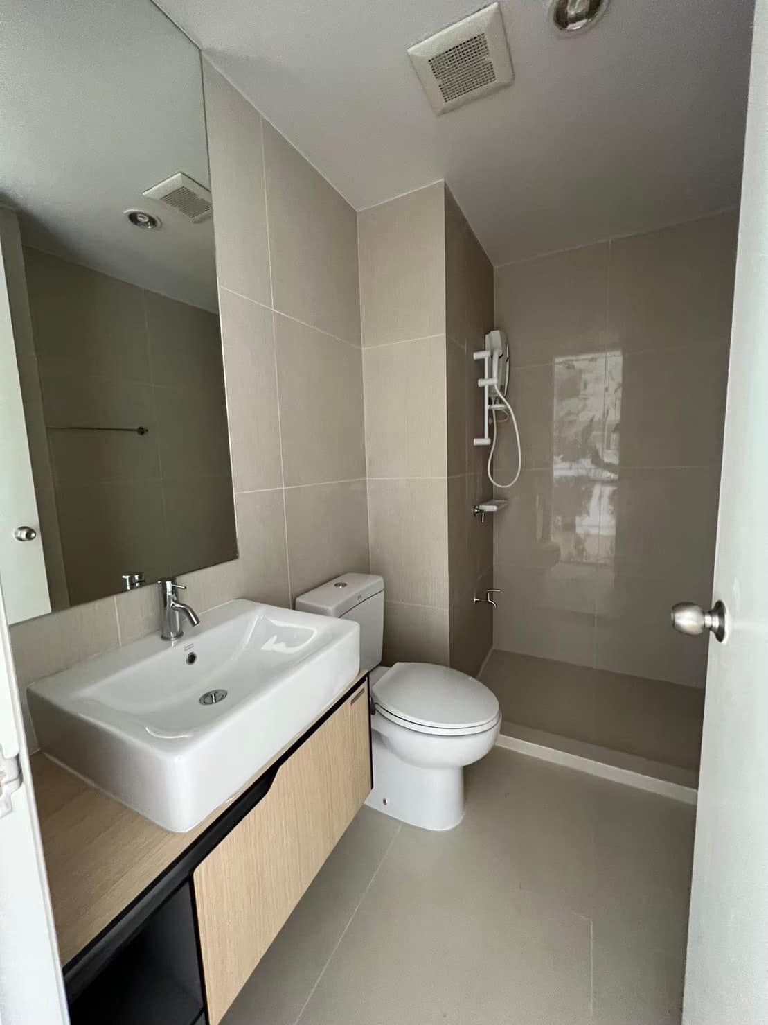 ปล่อยเช่าคอนโด The Parkland Phetkasem (เดอะ พาร์คแลนด์ เพชรเกษม) - 1ห้องนอน 1ห้องน้ำ 1ห้องนั่งเล่น - ใกล้ MRT หลักสอง - ขนาดห้อง 30 ตรม. ชั้น 16 ตึก B