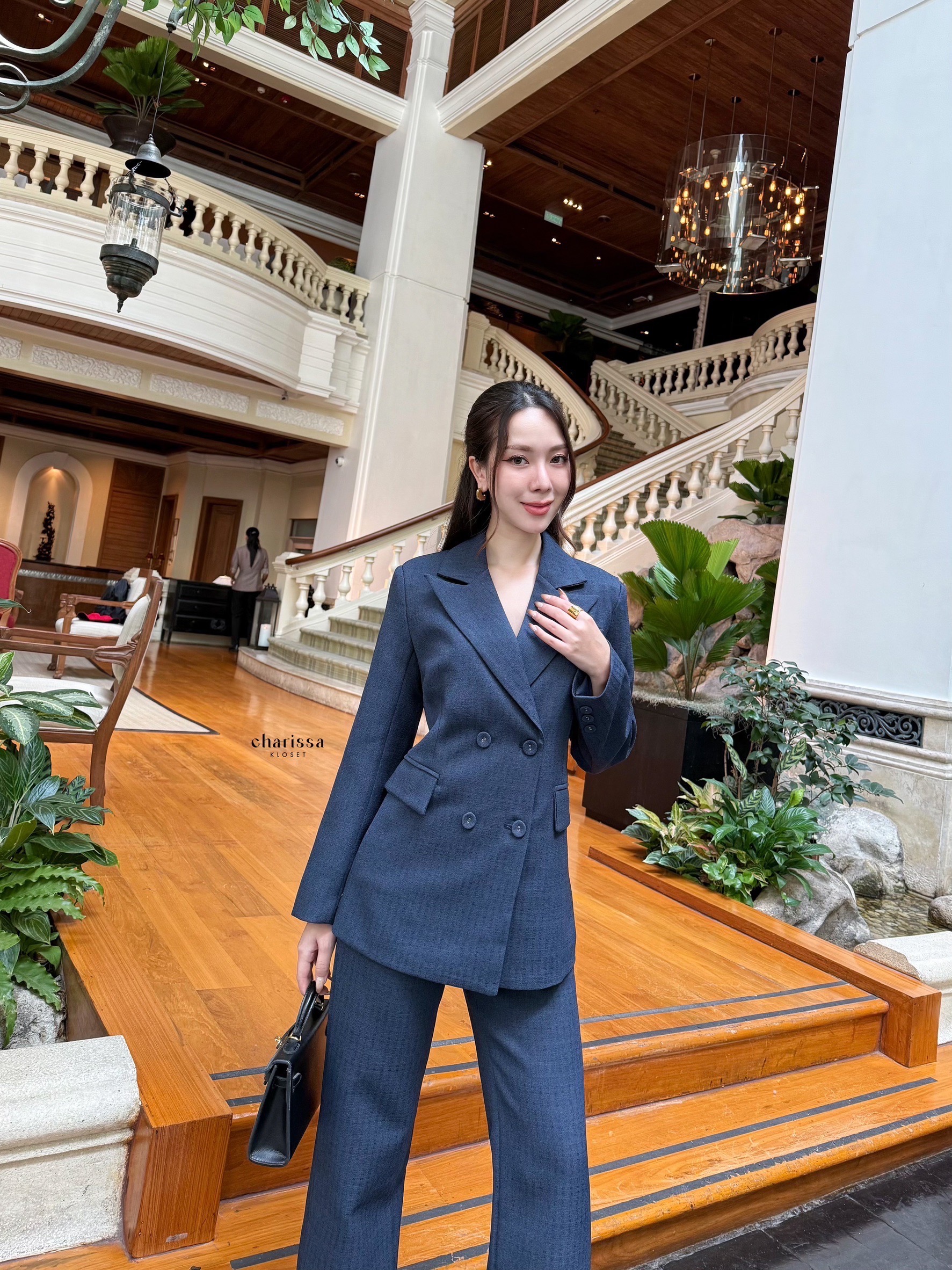 kudapy เซ็ทสูท ผ้าทอชนิดพิเศษ ยับยาก อัดกาวทั้งชุด เสื้อสูททรงทันสมัยออกออกแบบให้มีทรงยาวเข้ารูป