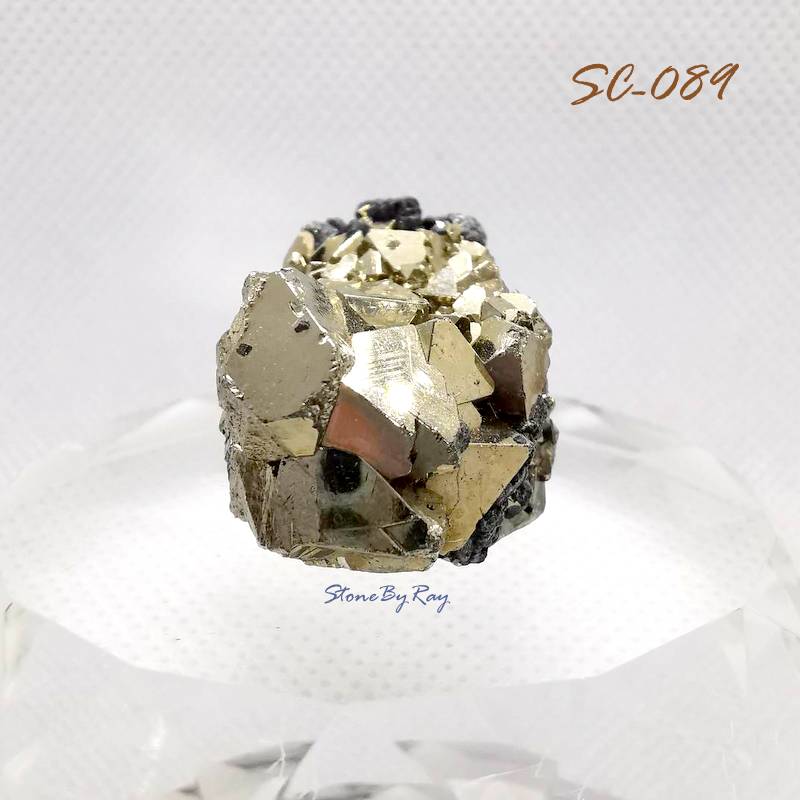 ไพไรต์ (Pyrite Octahedra Peru)