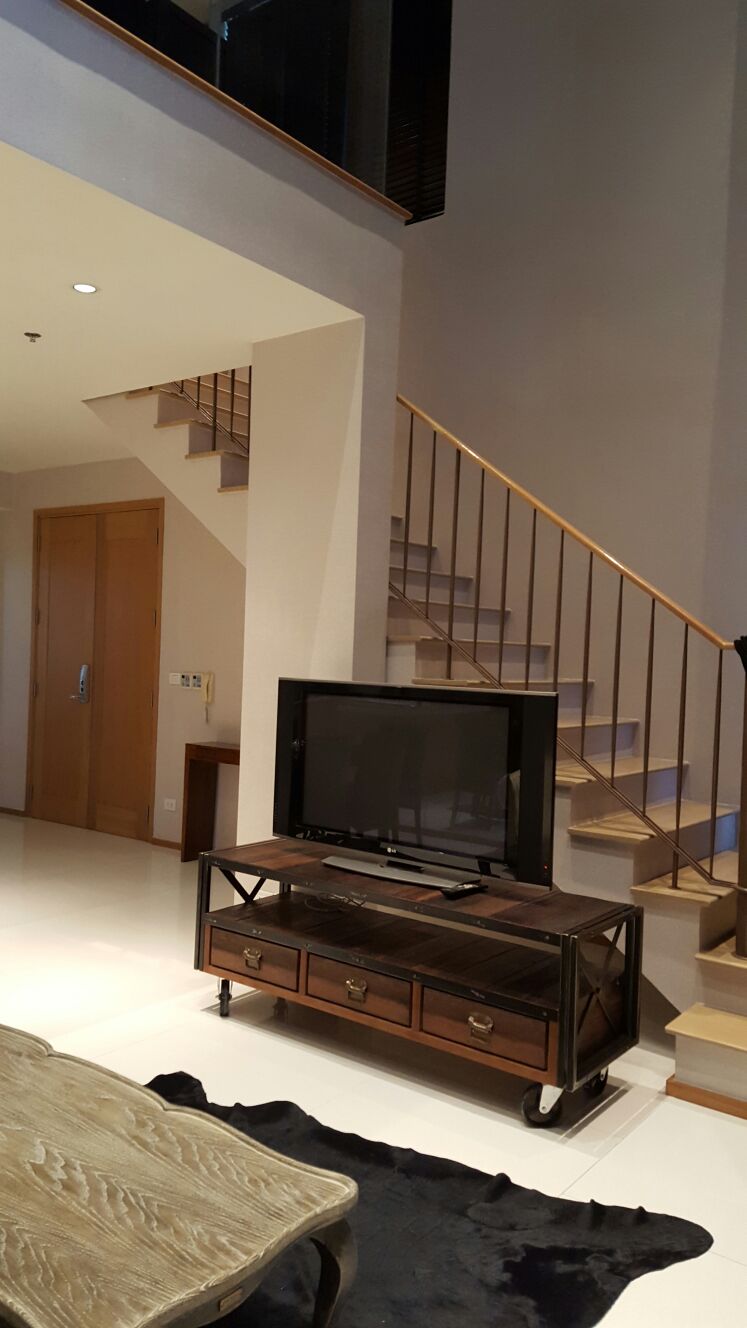 BTS Phrom Pong Condo For rent The Emporio Place (ดิ เอ็มโพริโอ เพลส) Duplex