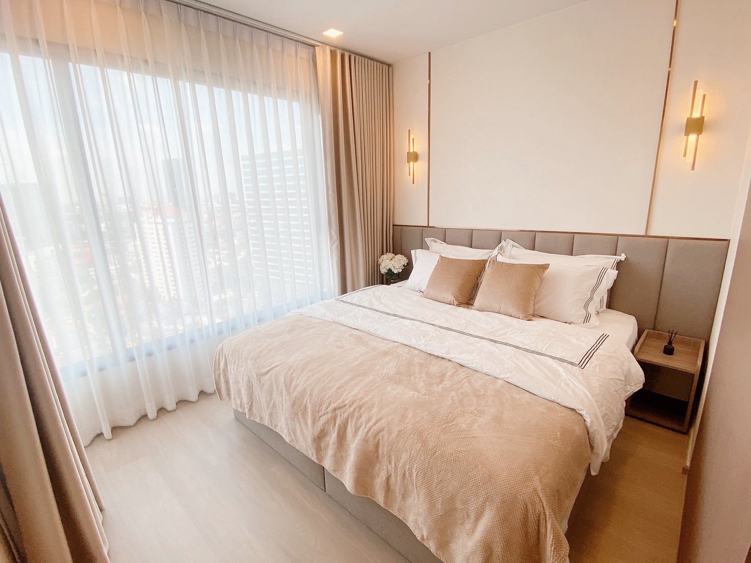 ให้เช่าคอนโด Life Phahon - Ladprao (ไลฟ์ พหล - ลาดพร้าว) 2ห้องนอน / 2ห้องน้ำ ขนาด 57 ตรม. ชั้น 23 ค่าเช่า 42,000 ต่อเดือน รถไฟฟ้า BTS ห้าแยกลาดพร้าว