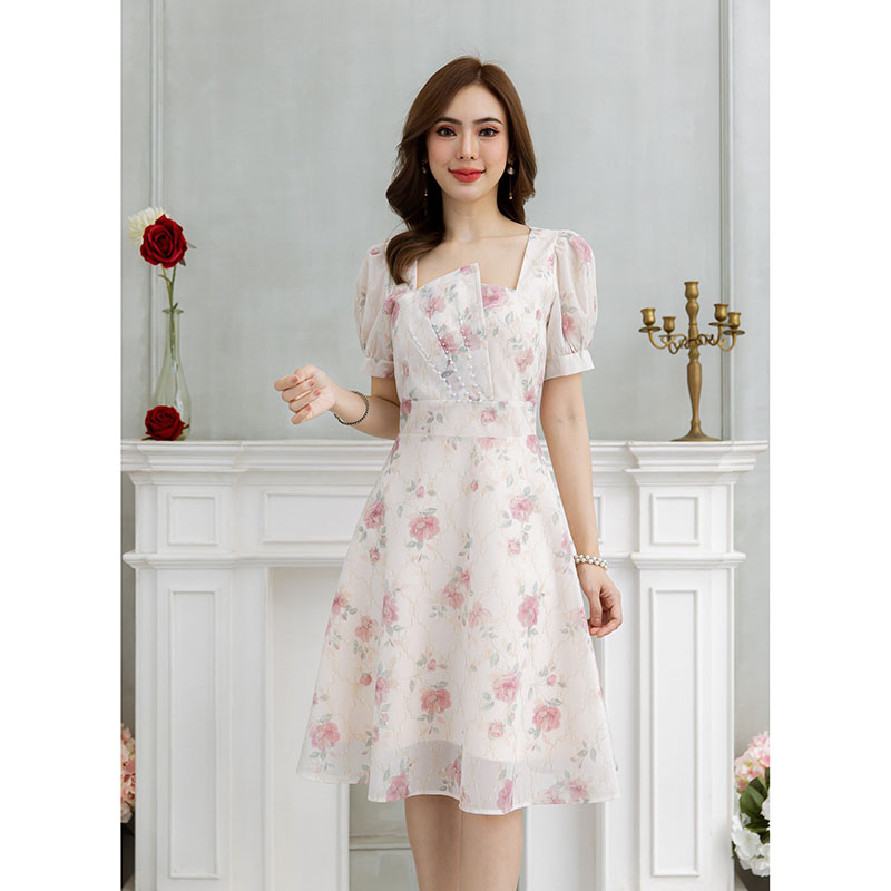 kudapy เดรสสั้นสีครีม/สีม่วงอมชมพู ชีฟองพิมพ์ลายอัดกาวผ้าตาข่ายปักดิ้นทอง